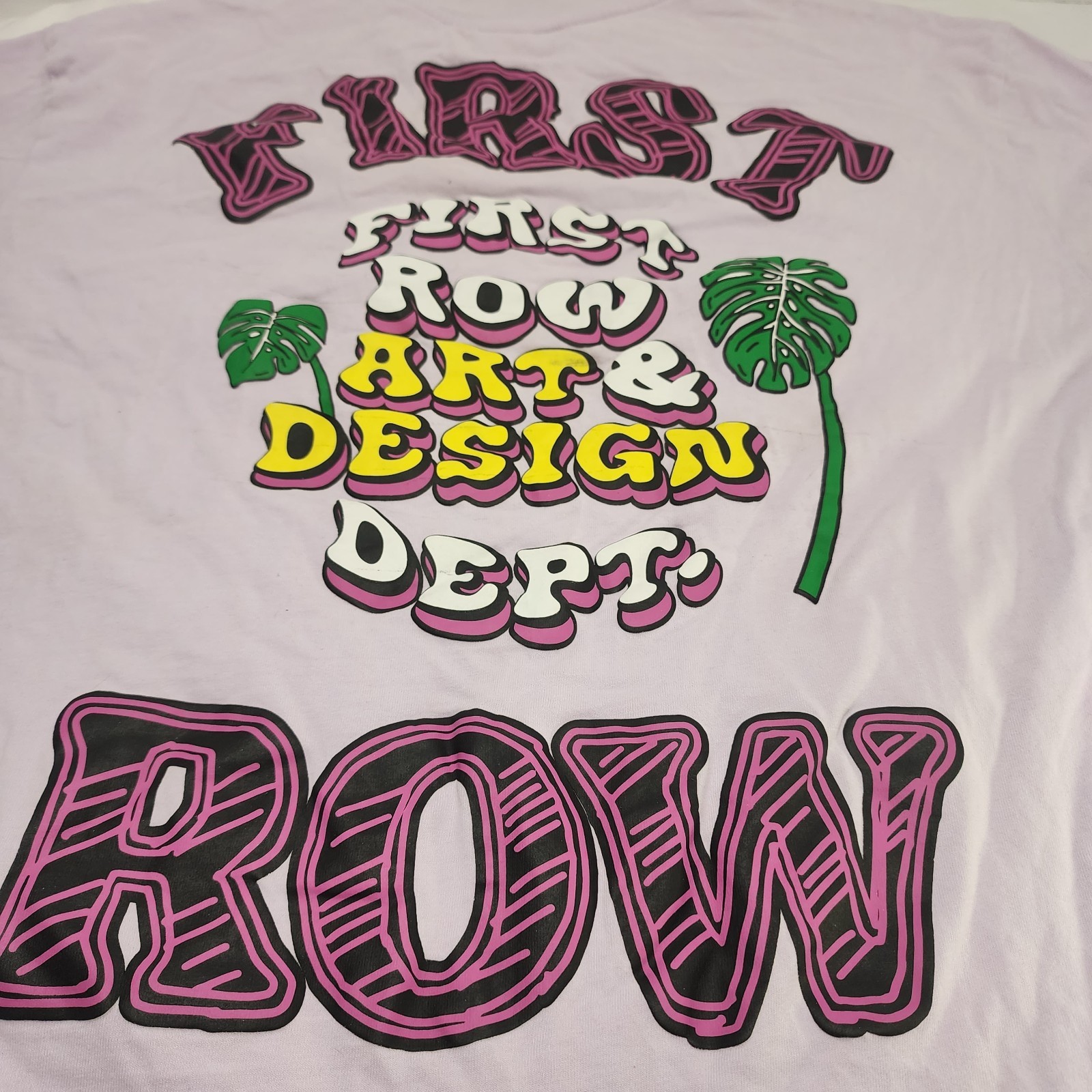 FIRST ROW Art & Design Department Lavender Embroidered / Graphic T-shirt Sz LG