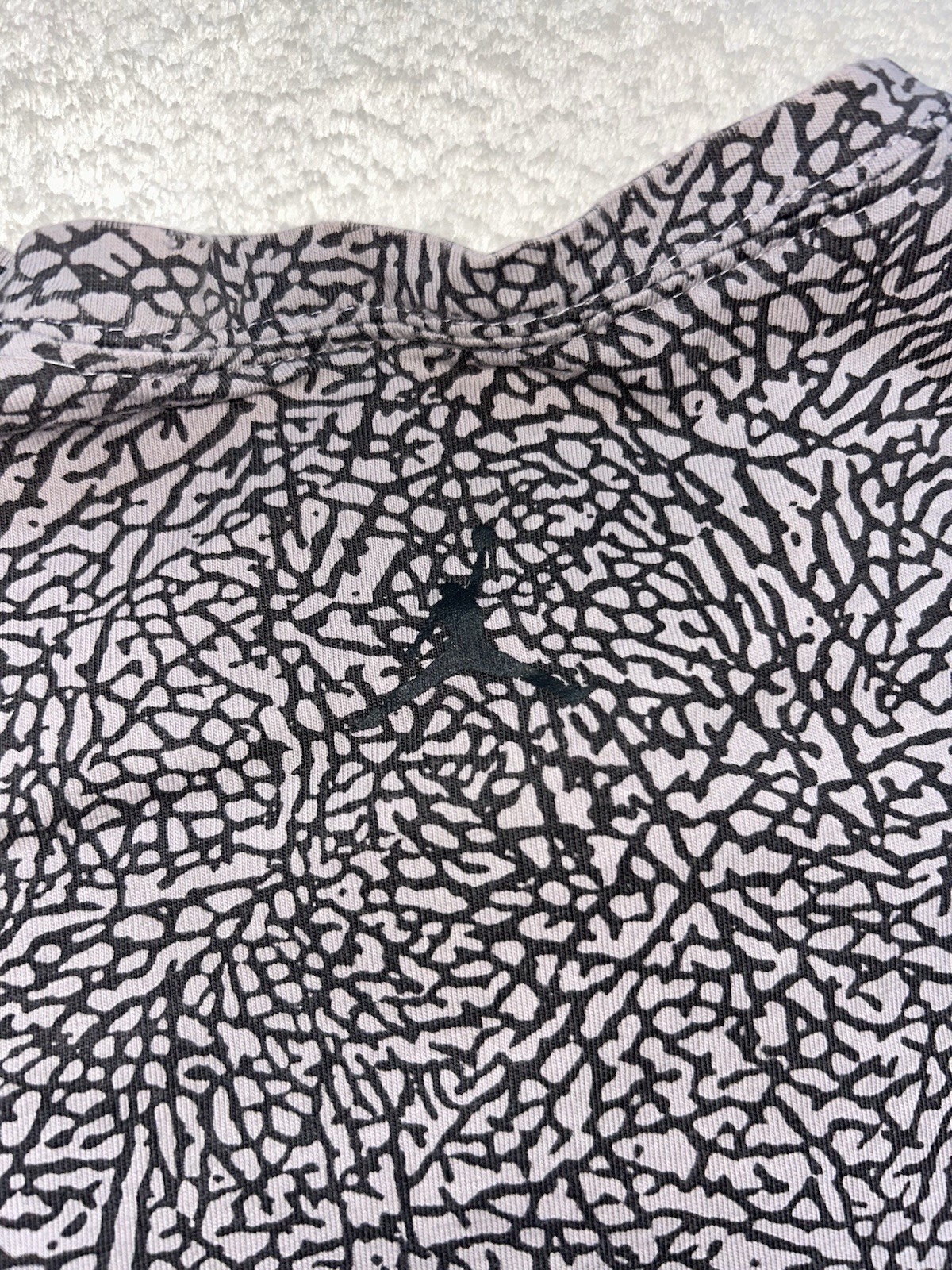 Air Jordan gray elephant print tshirt Size L Streetwear Retro Sneakerhead