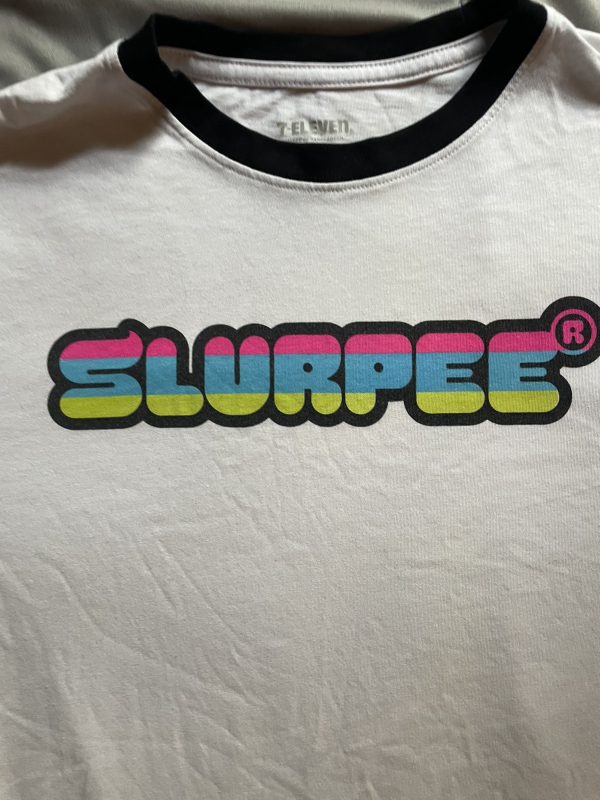 Slurpee 7 Eleven Ringer Tee Neon Logo Retro Style T-Shirt Mens Size M
