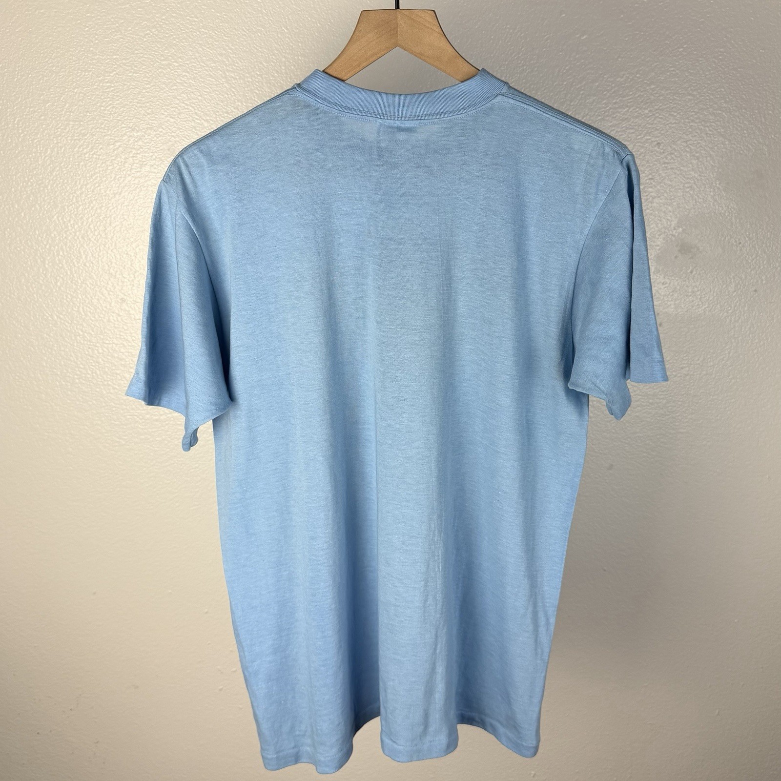 Vintage 70’s Eddie Bauer Coming Attractions ICONIC Logo USA T Shirt Size Large