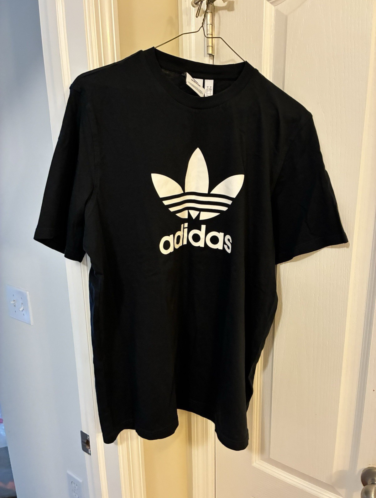 adidas Trefoil Men’s Black Graphic Logo Crew Neck Short Sleeve T-Shirt L
