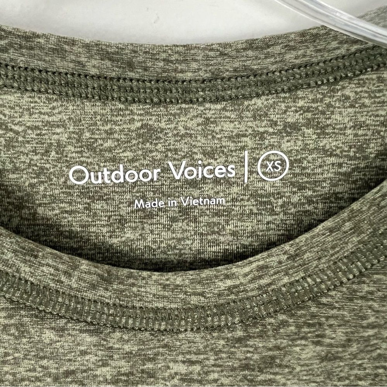 Outdoor Voices Men’s Heathered Olive Performance Tee size XS