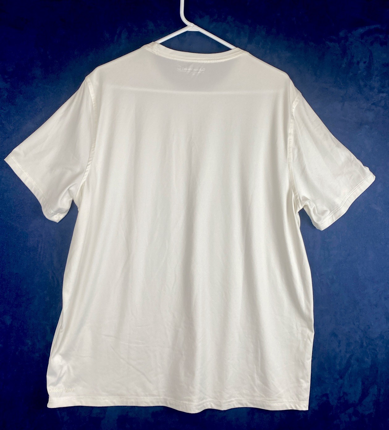 Outdoor Voices Men’s XL Soft White T Shirt Round Neck Comfort Fit