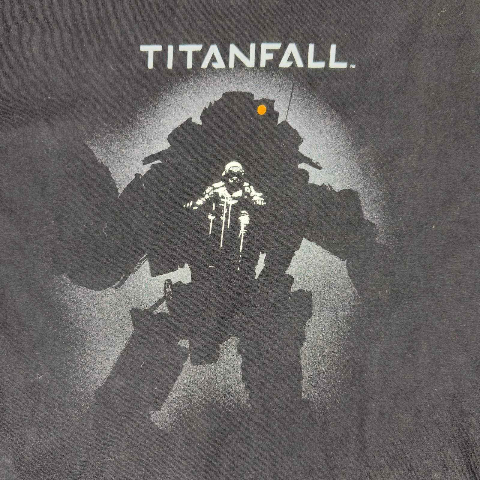 Vintage 2010’s Titanfall Gaming Men’s Large Video Game Xbox Promo T-Shirt Y2K