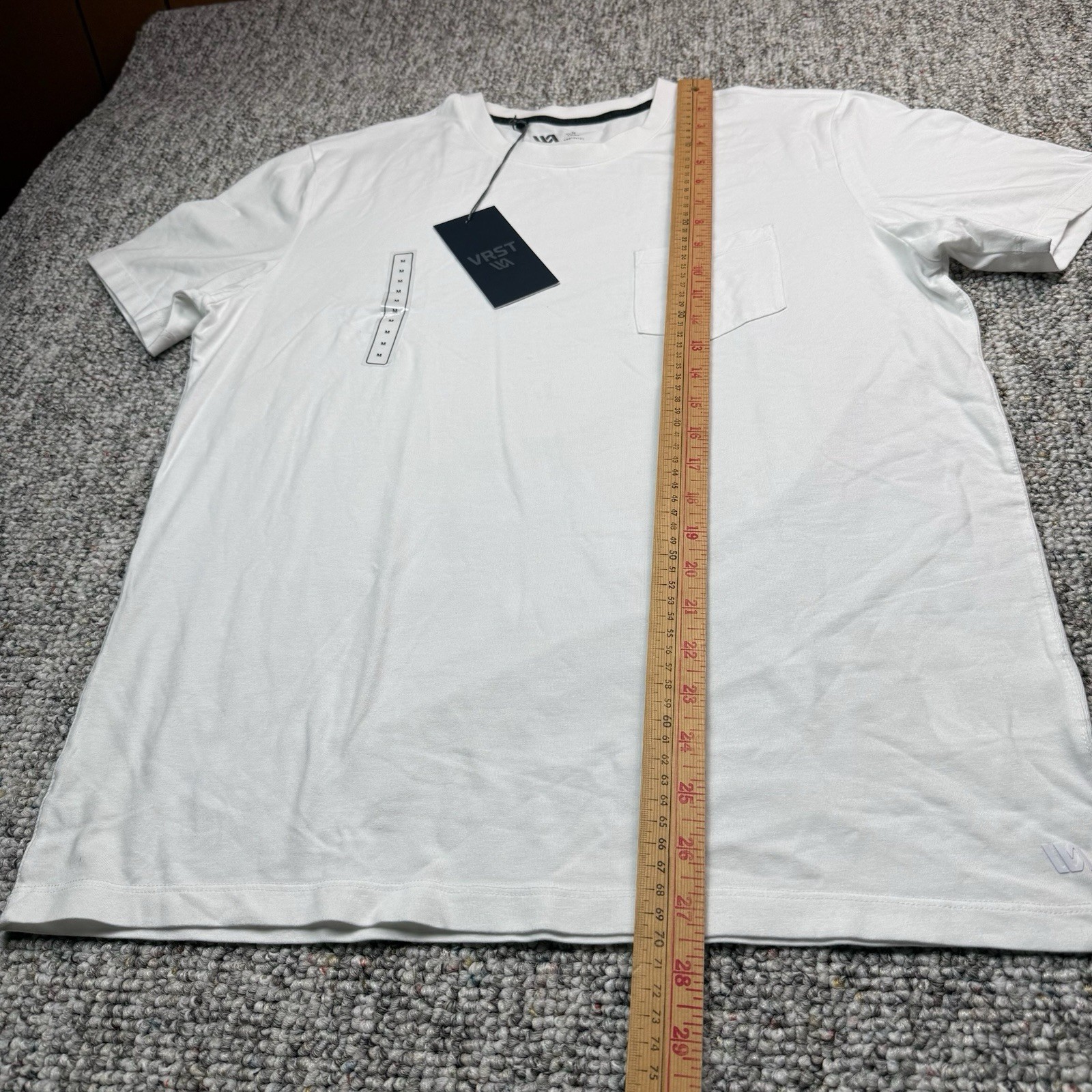 VRST Shirt Mens Medium Essential Pocket Tee Short Sleeve White NWT