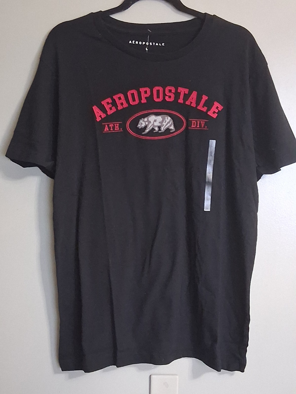 Men’s Aeropostale Nwt Black w Red Graphic Crew Neck Tshirt Size L