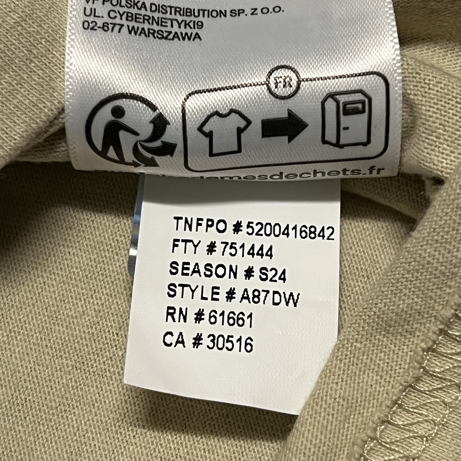 The North Face Long Sleeve T-Shirt Plastic Free Peaks Patron Mens Large Beige