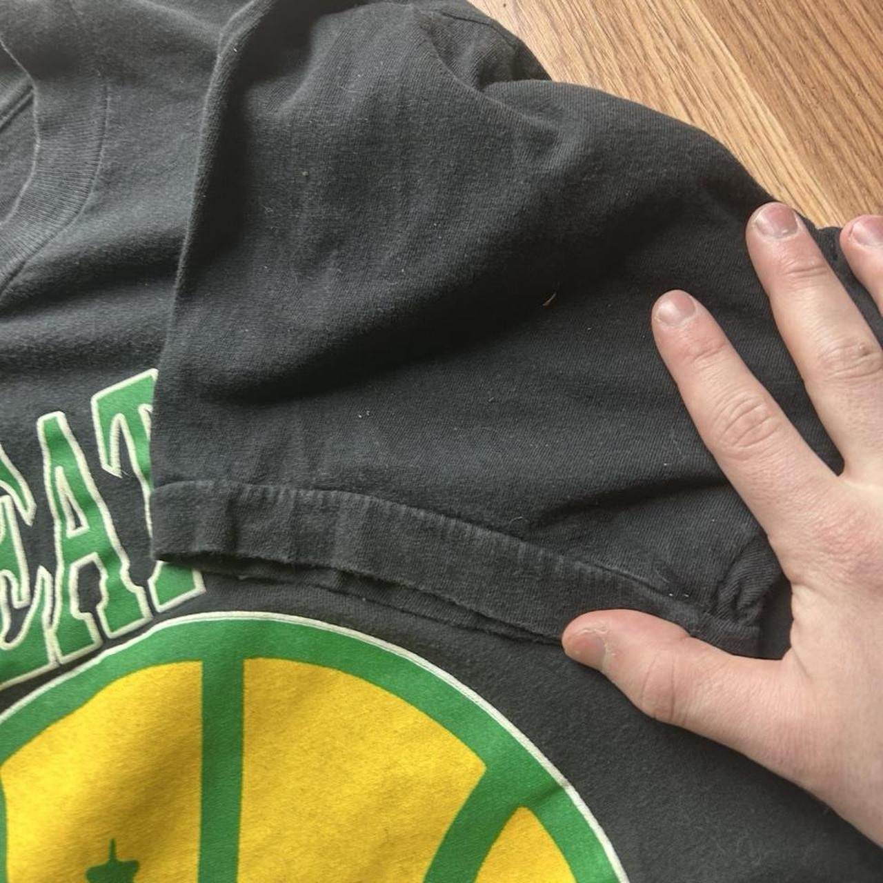 90s vtg Seattle SuperSonics NBA Graphic Tee single-stitch black tee XL