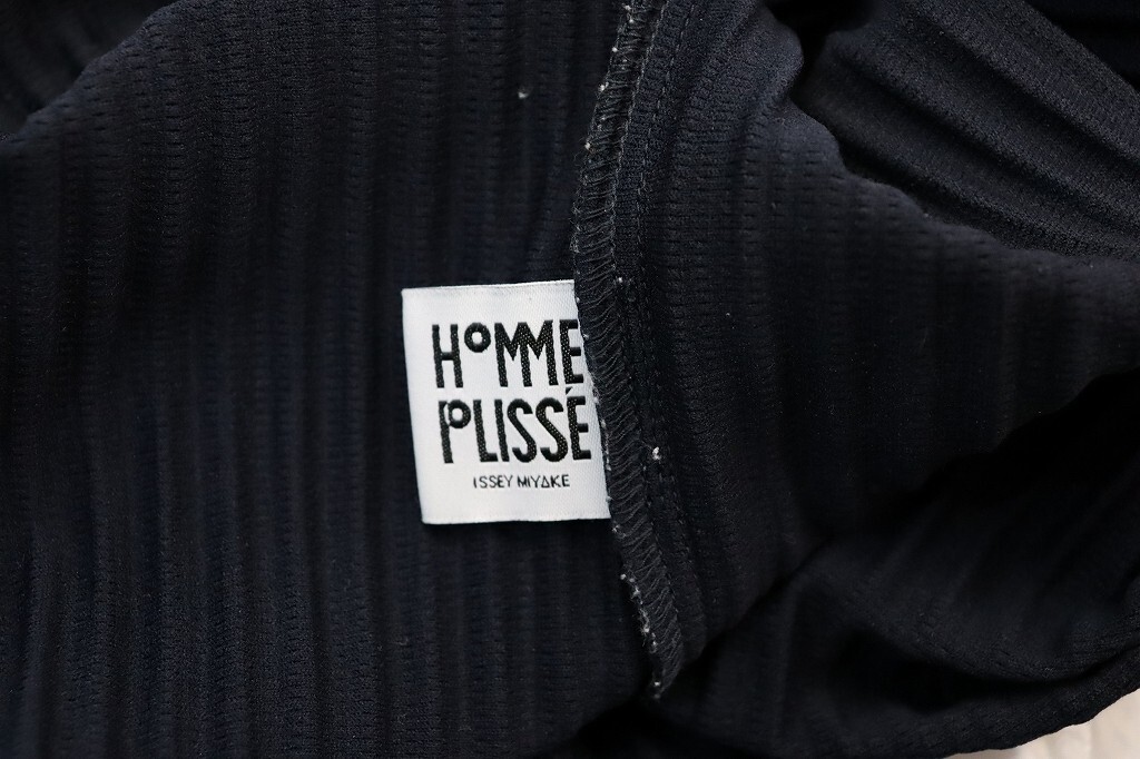 Authentic HOMME PLISSE ISSEY MIYAKE Navy Blue Men’s Tee Top Size2 182 8121