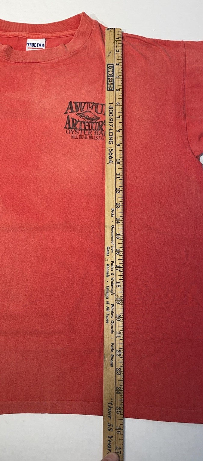 VTG Awful Arthur’s Oyster Bar 100% Cotton T-Shirt Sz Large Kill Devil Hills NC