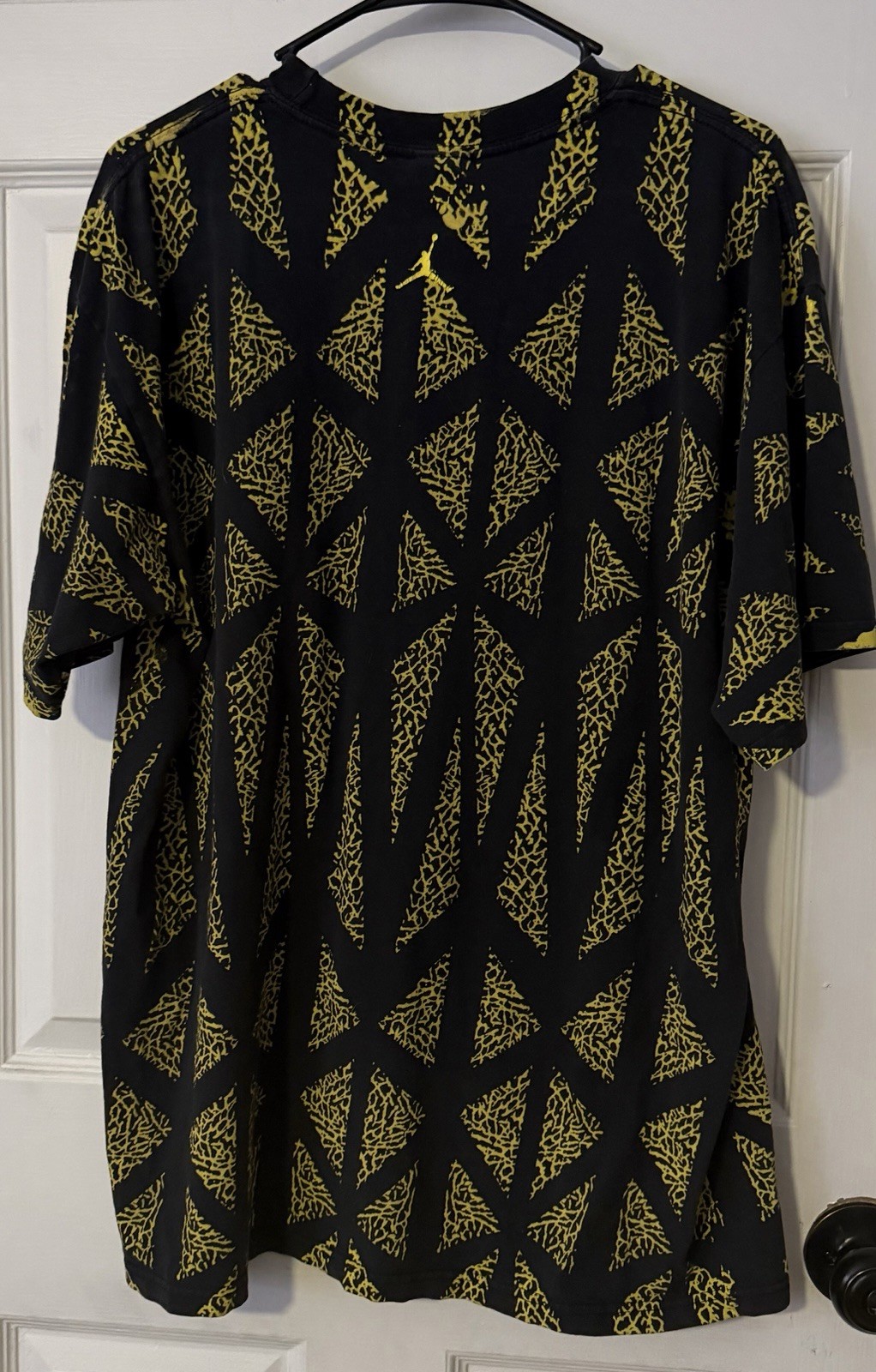 Jordan Air Jordan Black/Gold Allover Print Graphic Crew Neck Tee Mens L