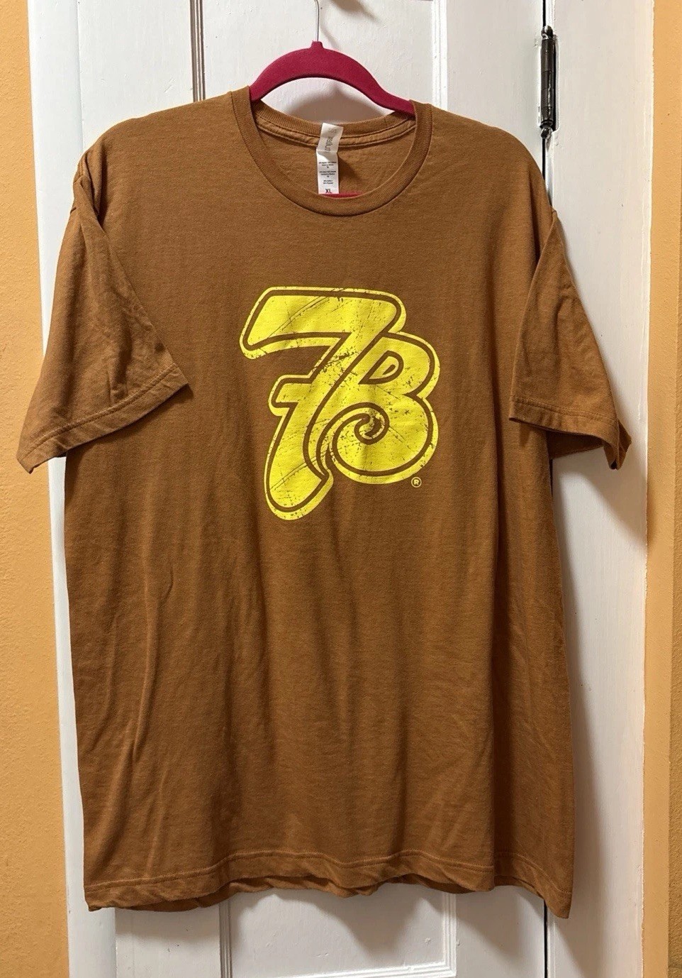 7 brew coffee Tee shirt Burnt Orange & Yellow XL