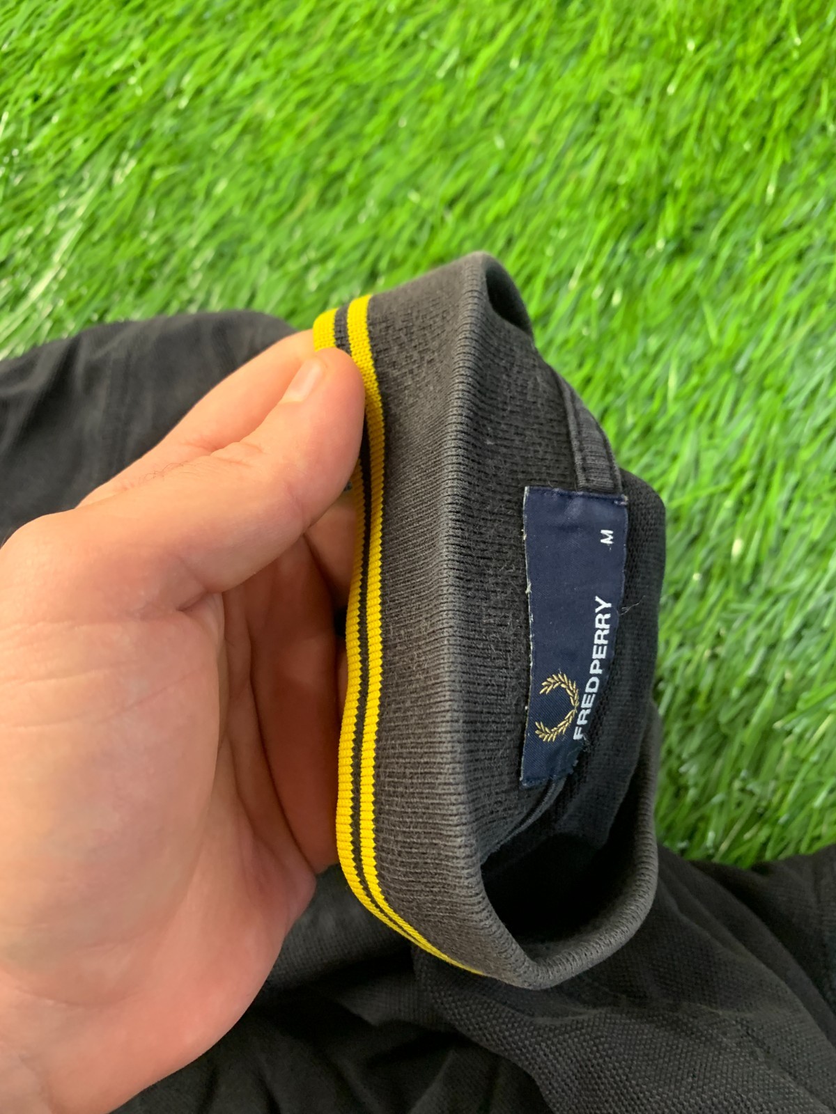 FRED PERRY ORIGINAL MEN CASUAL RARE BLACK AND YELLOW POLO SHIRT JERSEY SIZE M