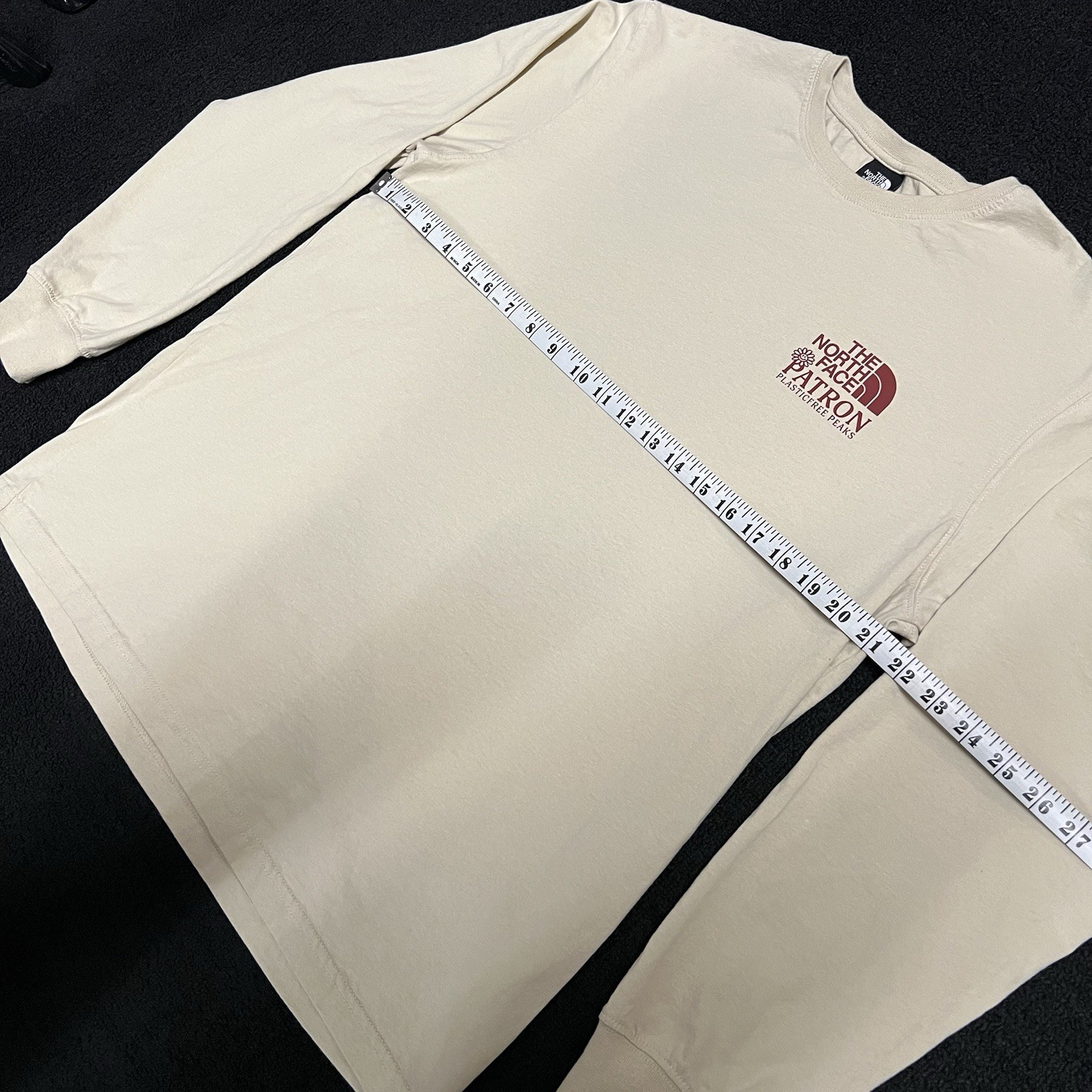 The North Face Long Sleeve T-Shirt Plastic Free Peaks Patron Mens Large Beige