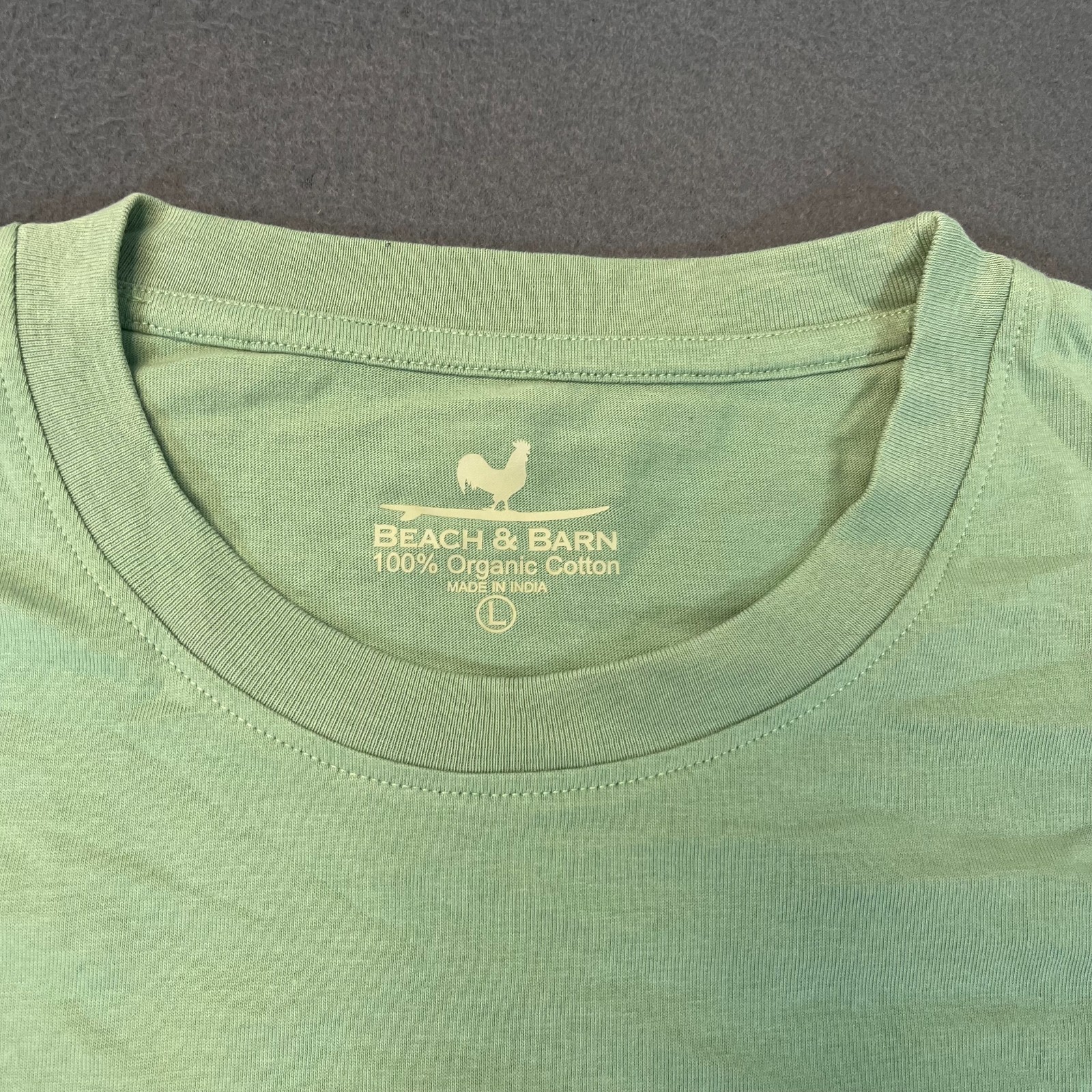 Beach & Barn Men’s Lg Green Short Sleeve T-shirt Chest Pocket Logo 100% Cotton