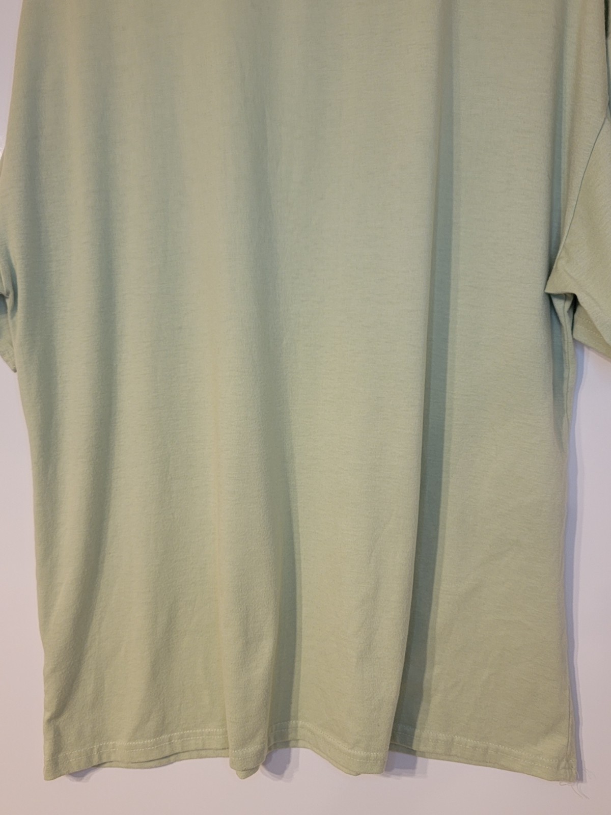 Shein T-Shirt Mens Medium Multi-Color Heart Short Sleeve Crew Neck Machine Wash