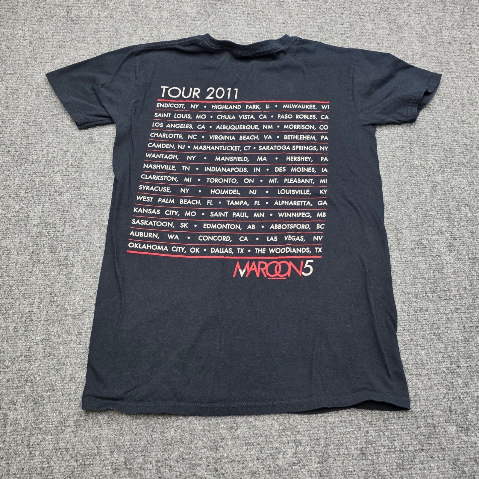 Men’s Small Maroon 5 2011 Tour Shirt Black Band Concert Tee Adam Levine Gildan