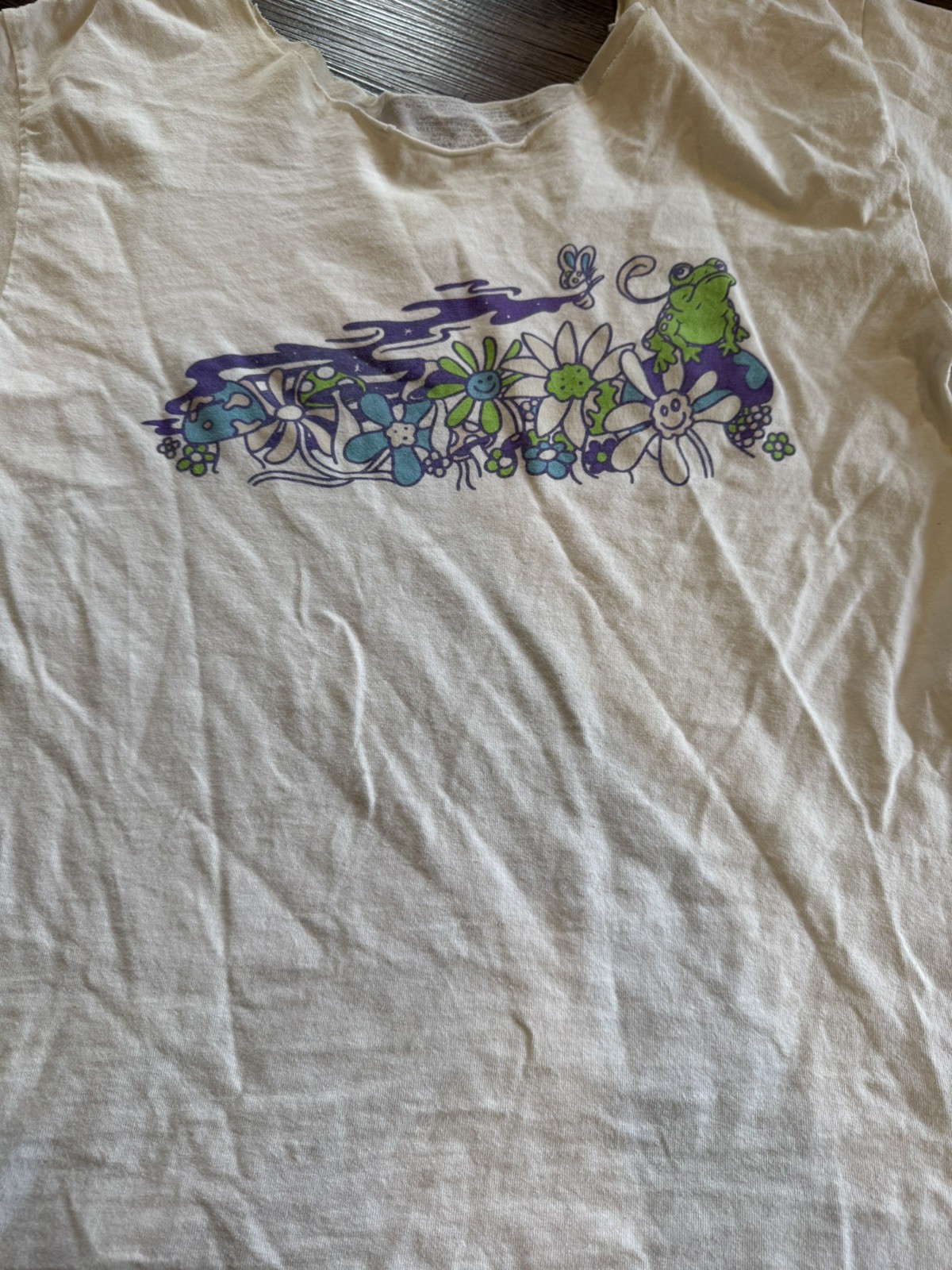 A-LAB Gone Trippin Frog White Shirt Size Large Scoop Neck Collar