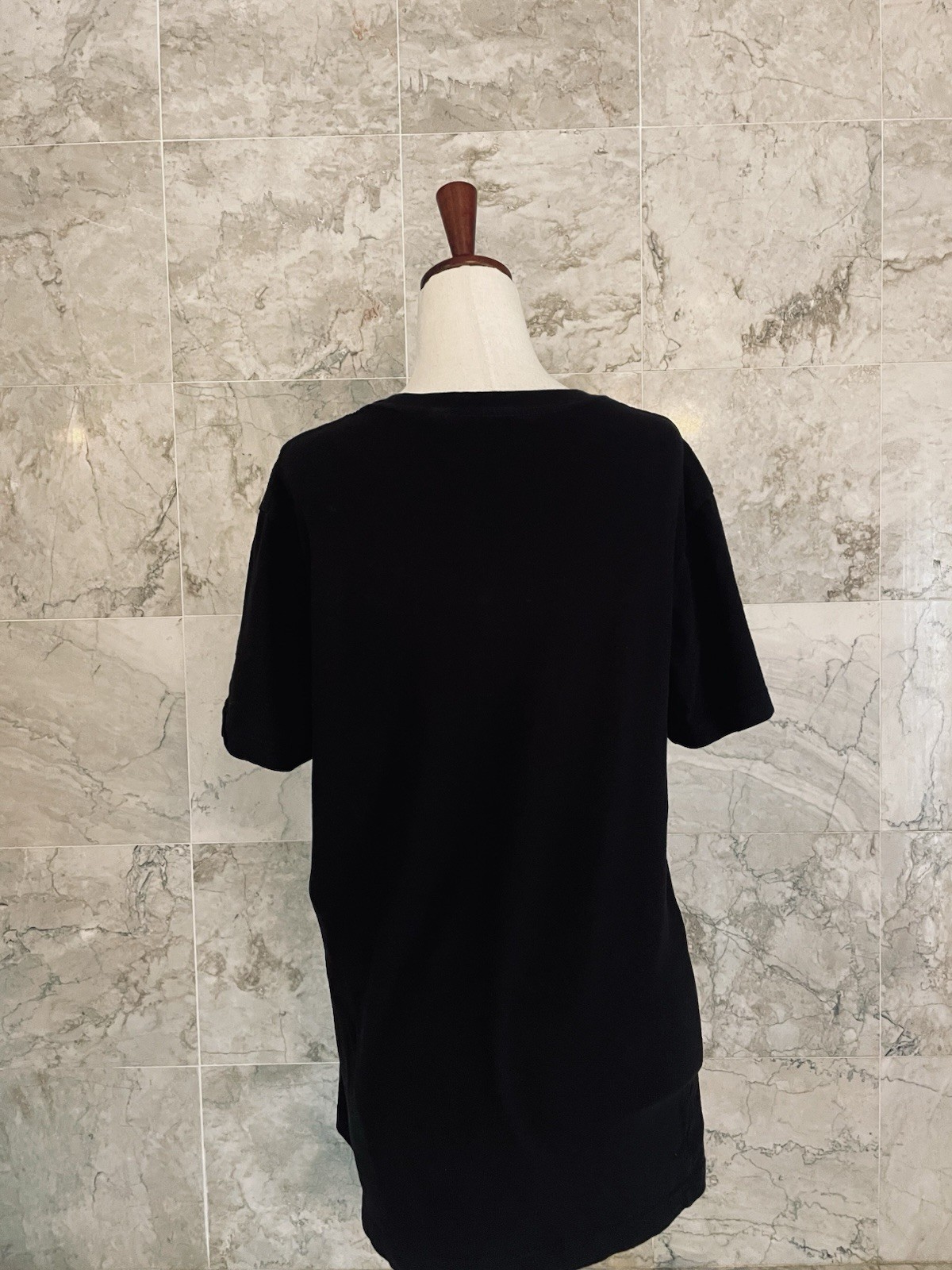 GUESS Black Floral Skull Graphic V Neck Shirt Tee M