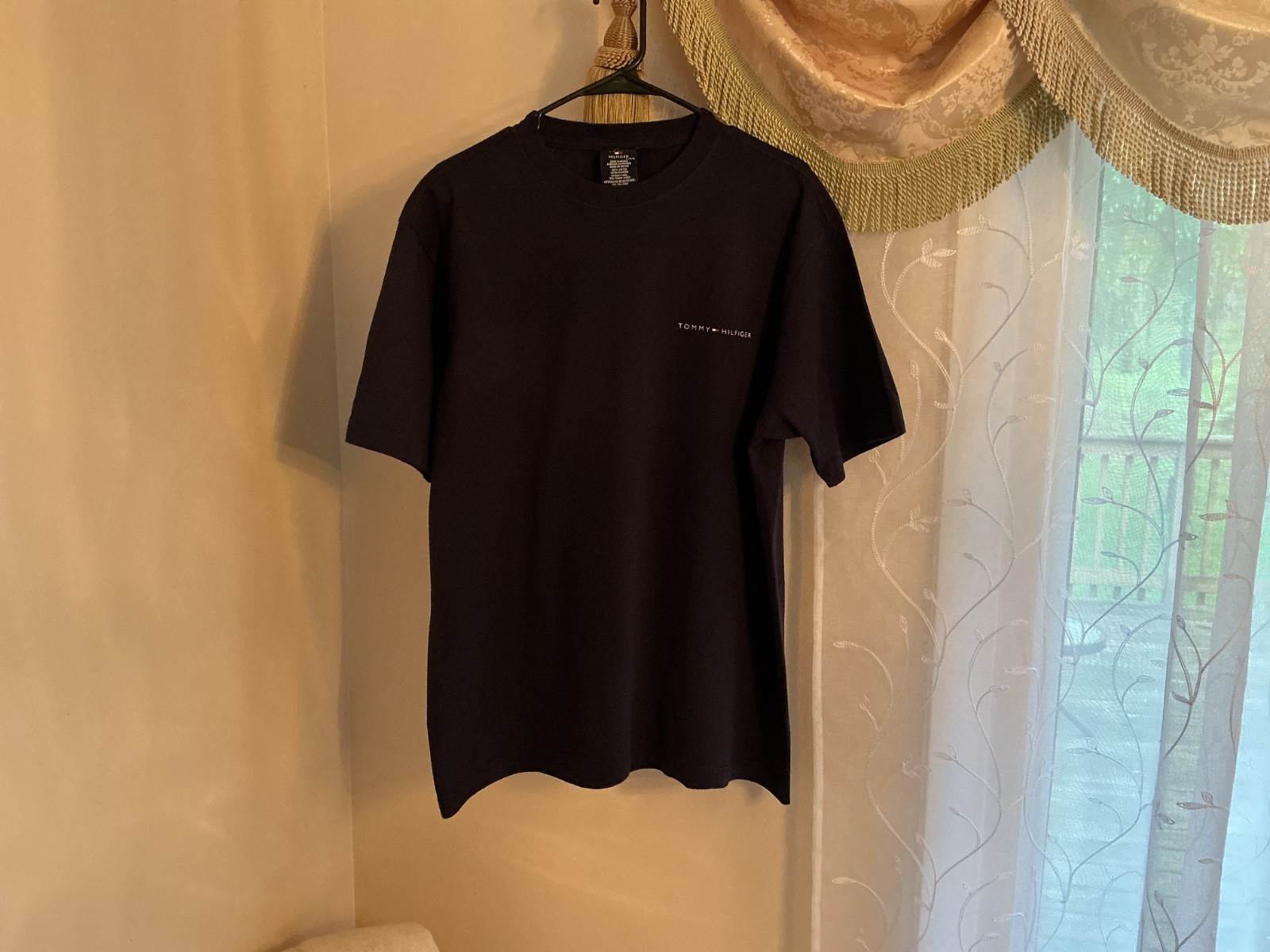 NWT Tommy Hilfiger blue mens t-shirt Size Large, 100% cotton, machine washable.