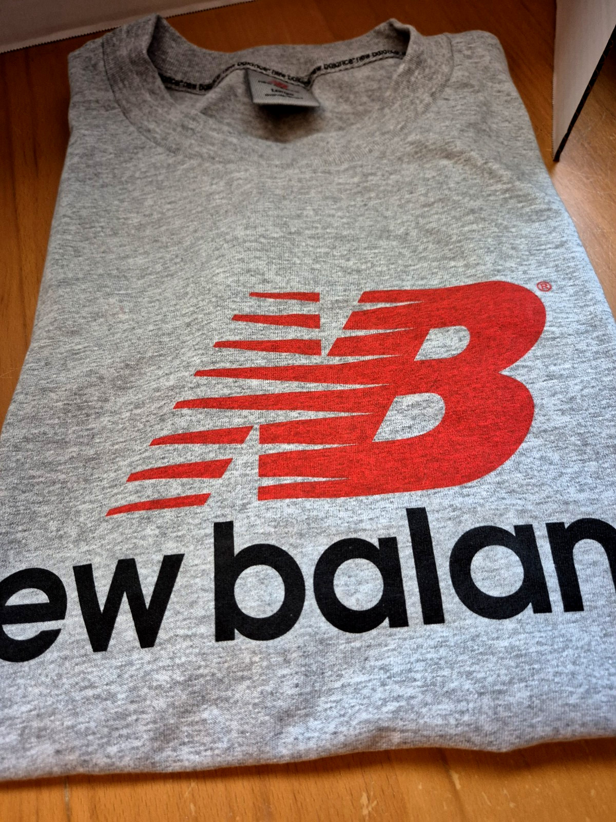 New Balance Men’s Gray W/ Red & Black Logo Short Sleeve Crew Neck T Shirt Large