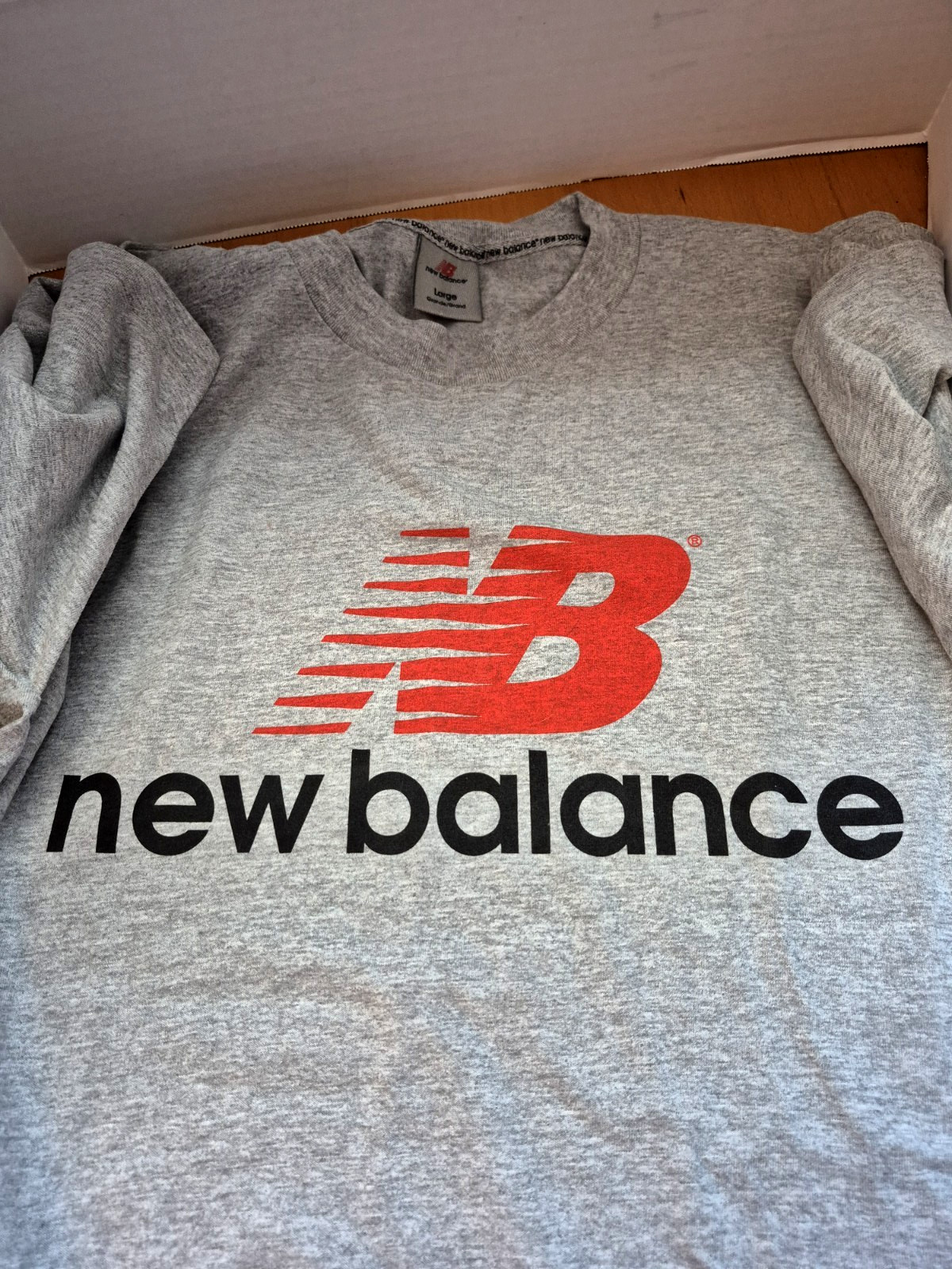 New Balance Men’s Gray W/ Red & Black Logo Short Sleeve Crew Neck T Shirt Large