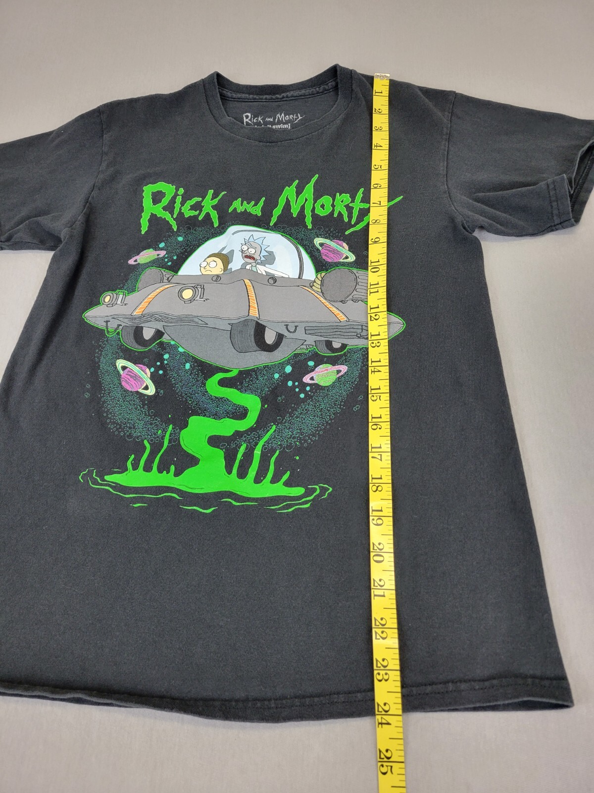 Rick and Morty T-Shirt Adult Swim Size Small Alien Ship Dump Graphic Black