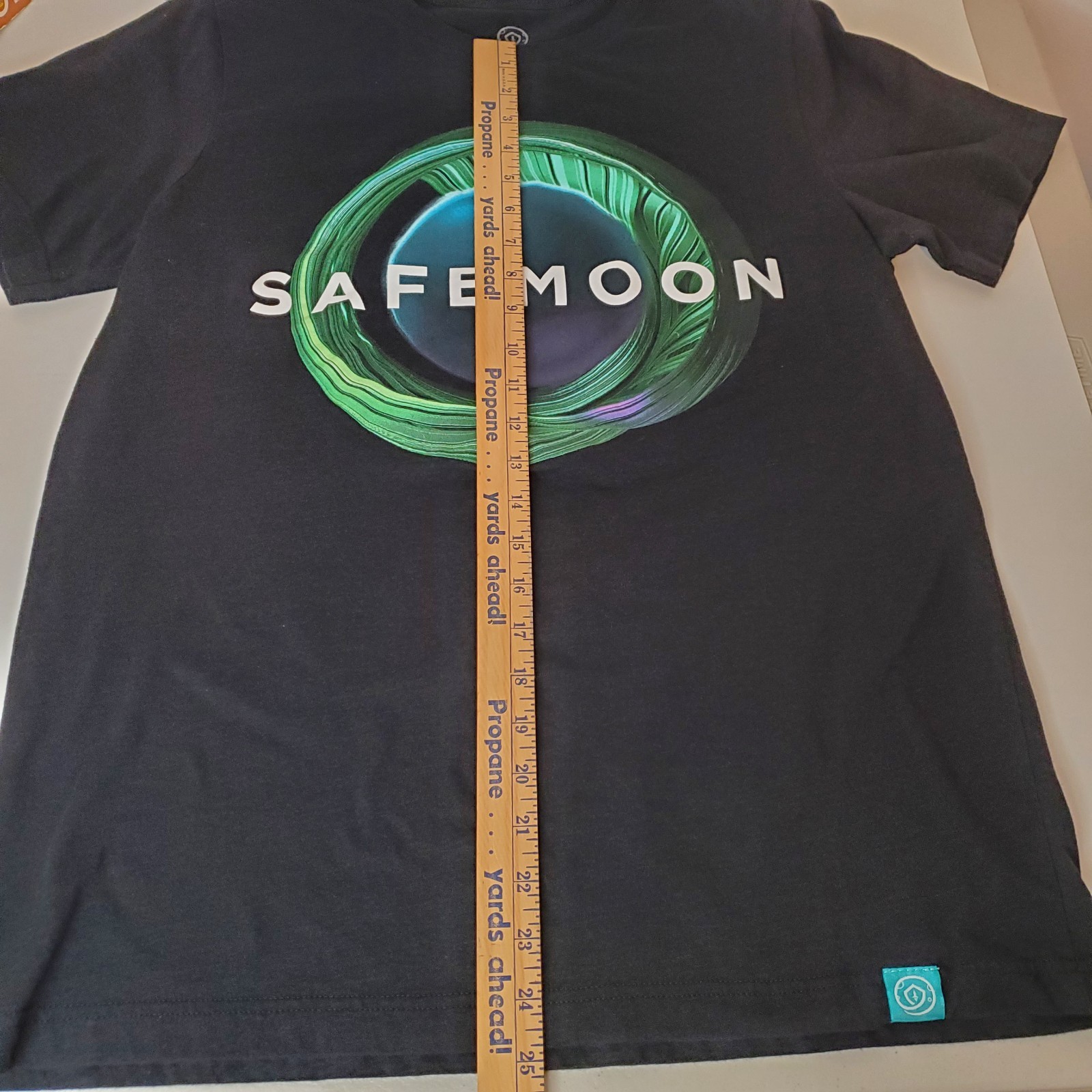 Safemoon Cryptocurrency Logo Graphic T-Shirt Black Size Large Made in USA