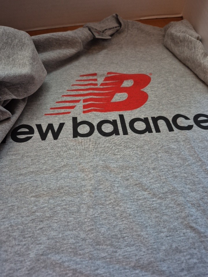 New Balance Men’s Gray W/ Red & Black Logo Short Sleeve Crew Neck T Shirt Large