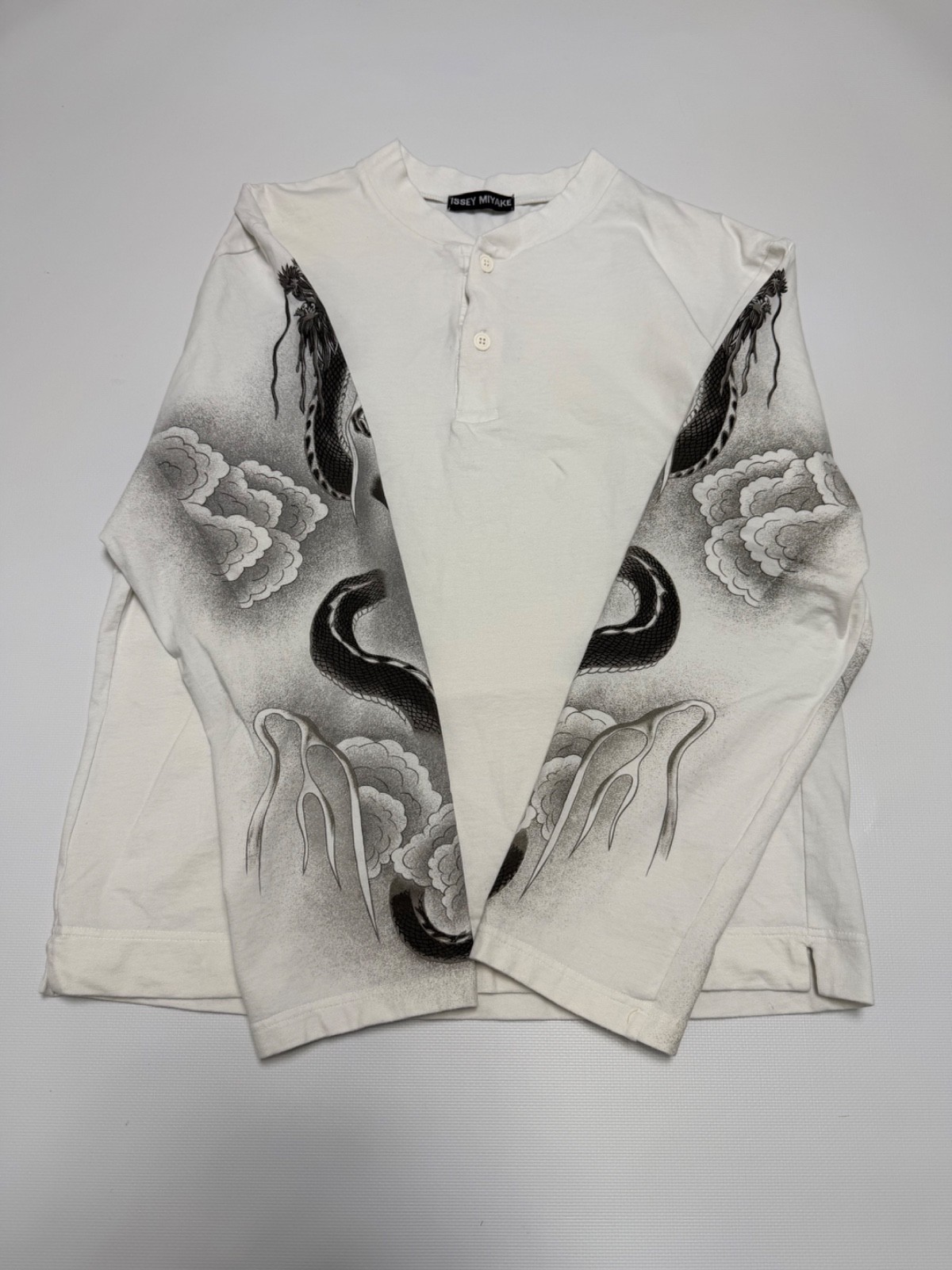 Vintage Issey Miyake White Henley Long Sleeve Dragon Cloud Graphic Tee Size M