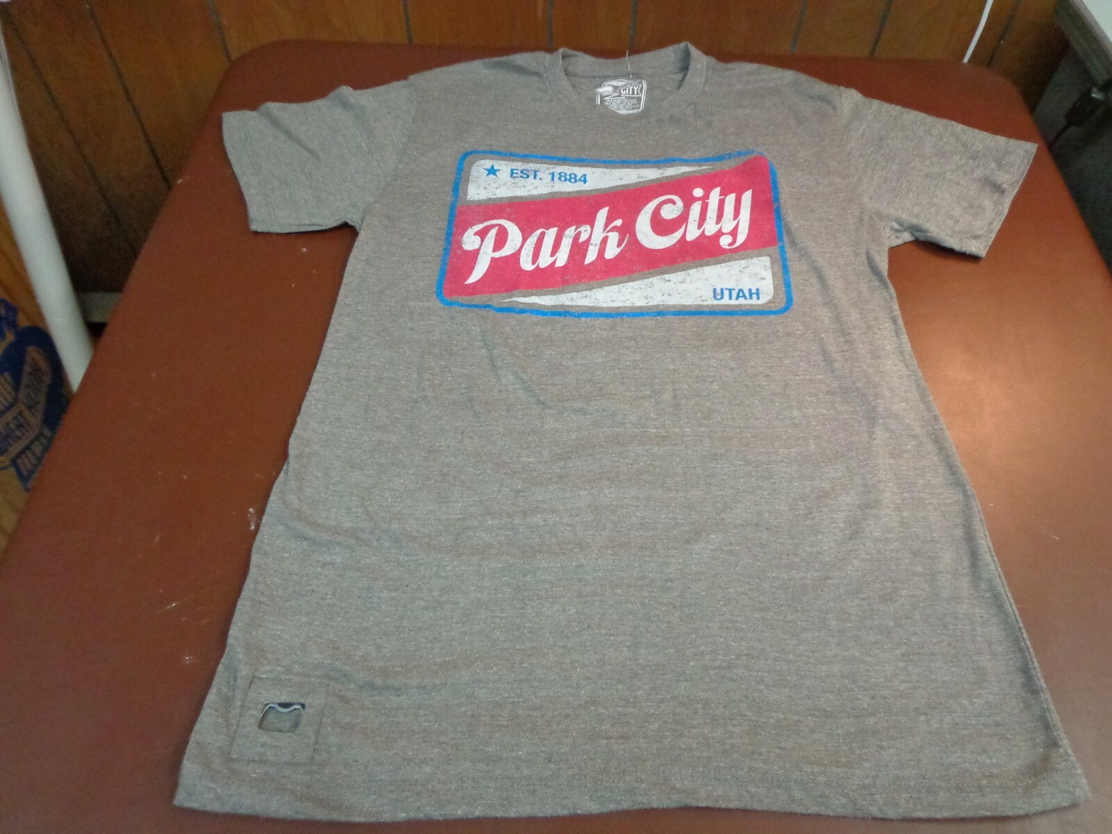 Brew City PARK CITY UTAH The Pop Top Bottle Cap Opener T-Shirt Medium W7