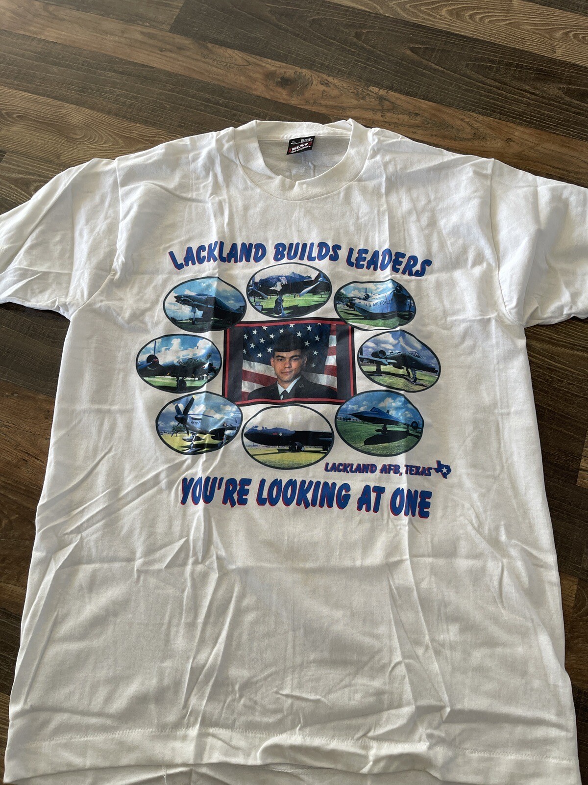 US Air Force USAF Military Lackland TX T-Shirt Men’s Size L