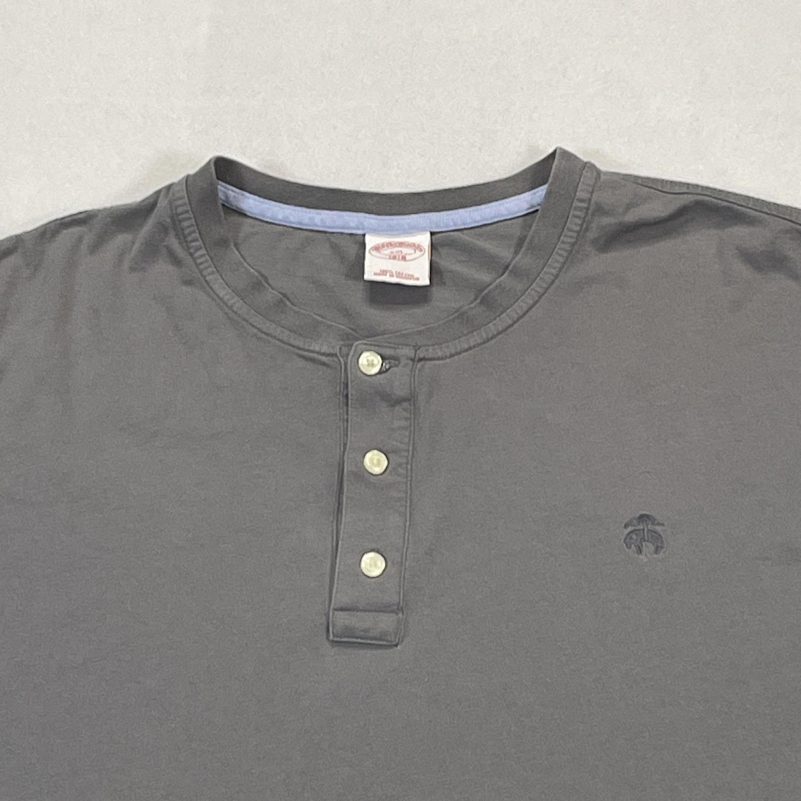 Brooks Brothers Shirt Mens 2XL Gray Long Sleeve Henley Golden Fleece Logo Tee