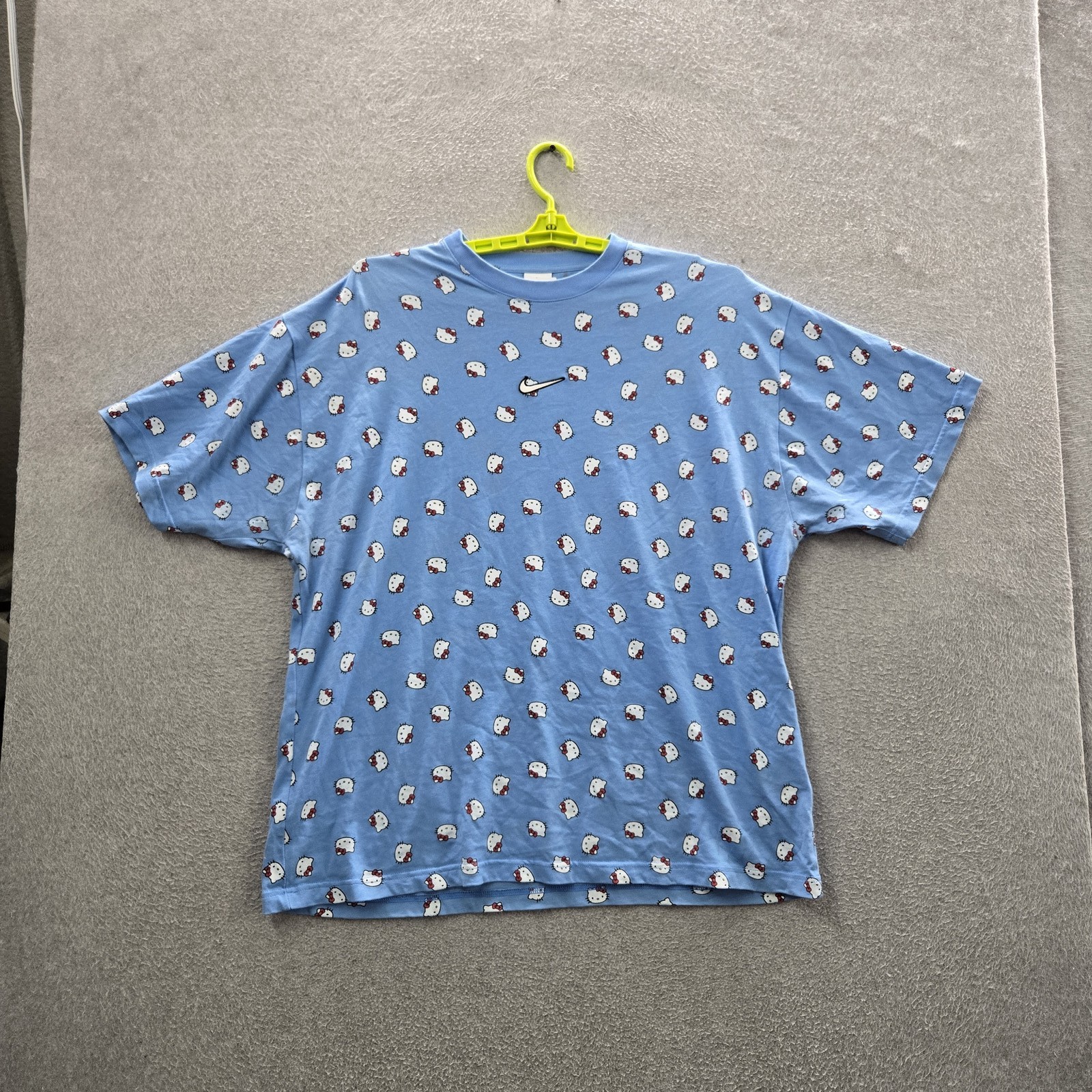 Nike x Hello Kitty Men Shirt XL Blue Graphic University Logo Center Swoosh Logo