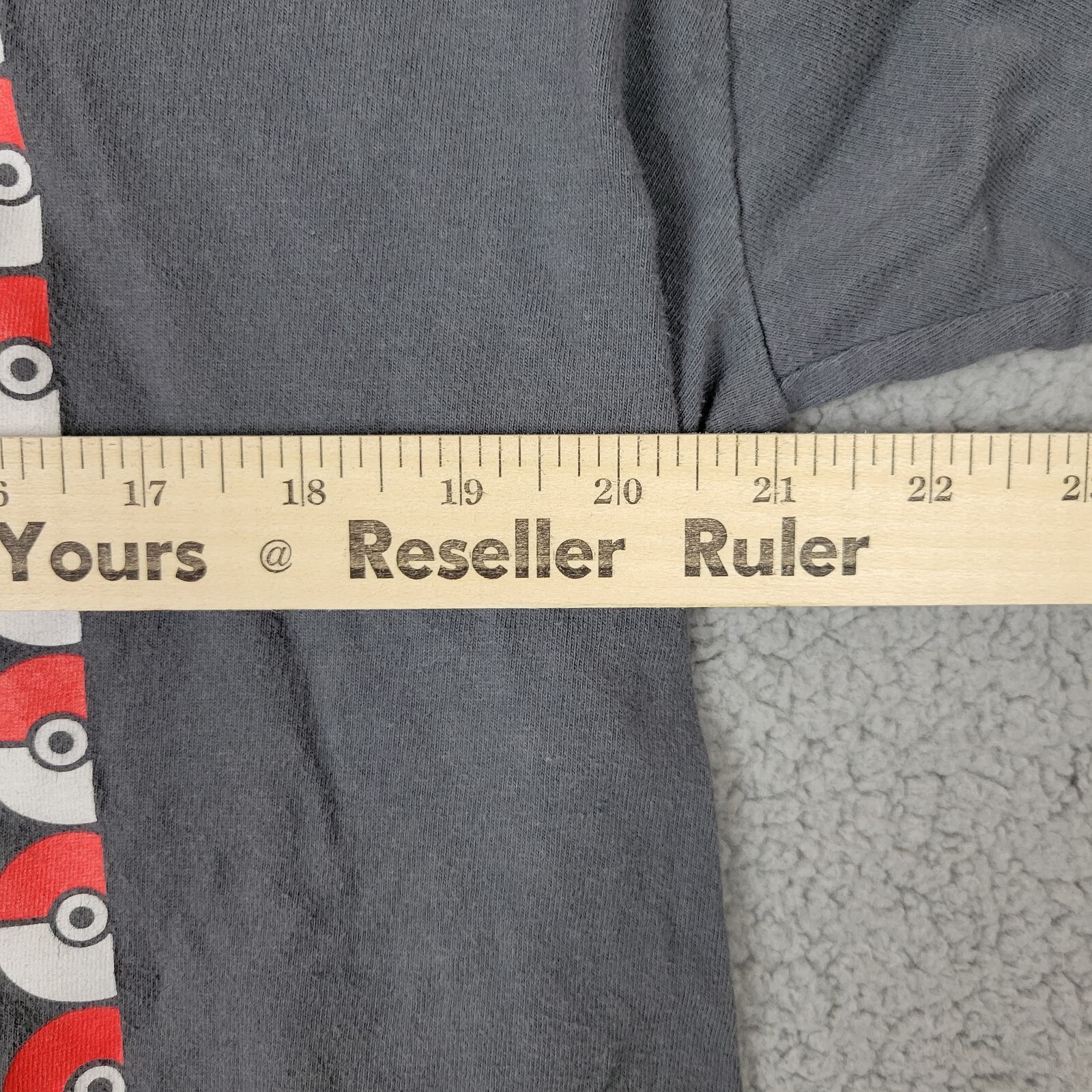 Pikachu Pokemon Mens XL Shirt Graphic Gray Poke Ball Retro Short Sleeve