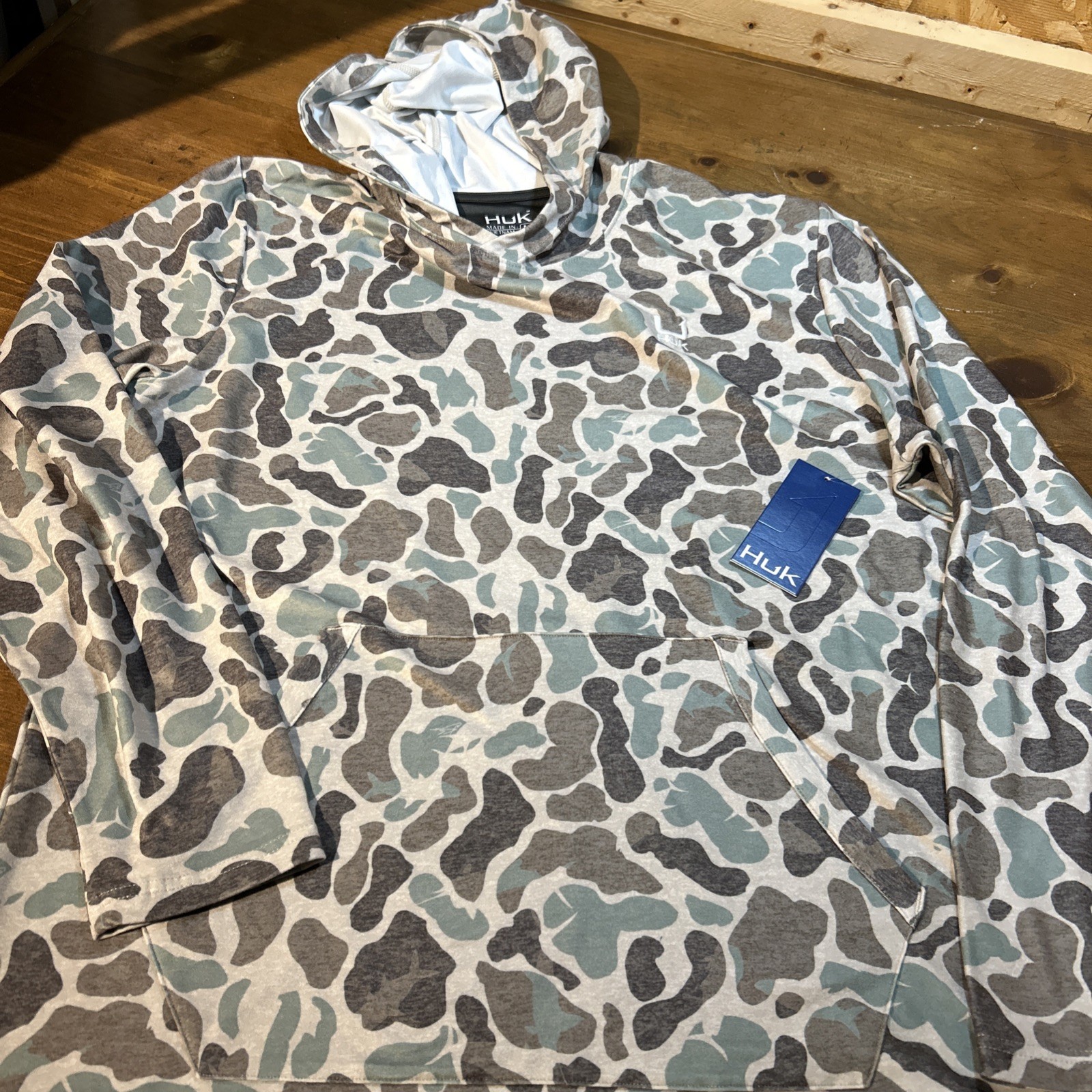 Huk Leeward KC Printed Lightweight Fleece Pullover Hoodie – Volcanic Ash – M