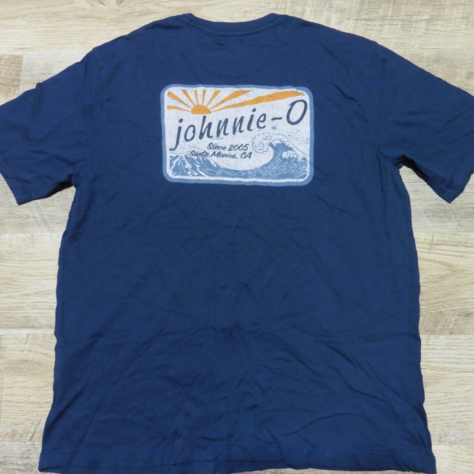 JOHNNIE O Mens M MEDIUM T SHIRT KAHUNA WAVE SHORT SLEEVE NAVY BLUE GOLF TEE