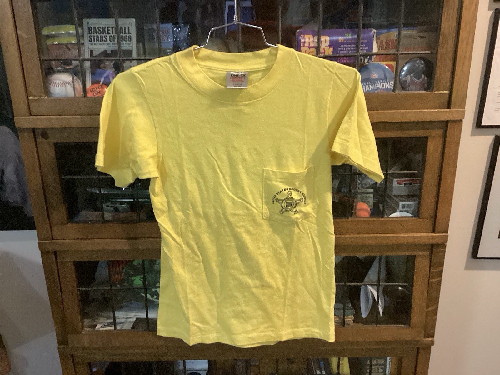 VTG United States Secret Service Yellow ONIETA USA Made Pocket T-shirt SZ S