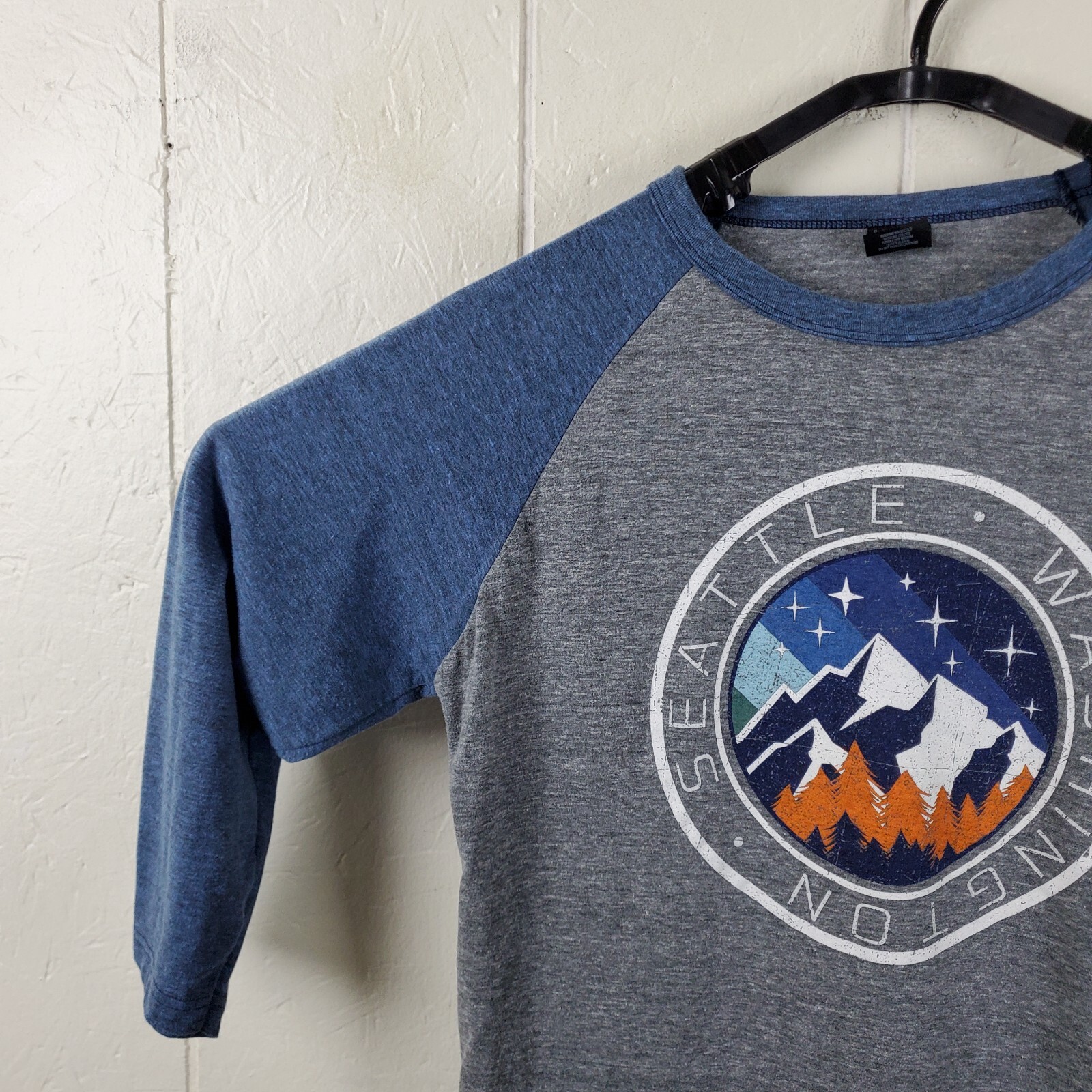 Seattle Washington Shirt Men Large Gray Blue Crew Neck 3/4 Sleeve Raglan Graphic