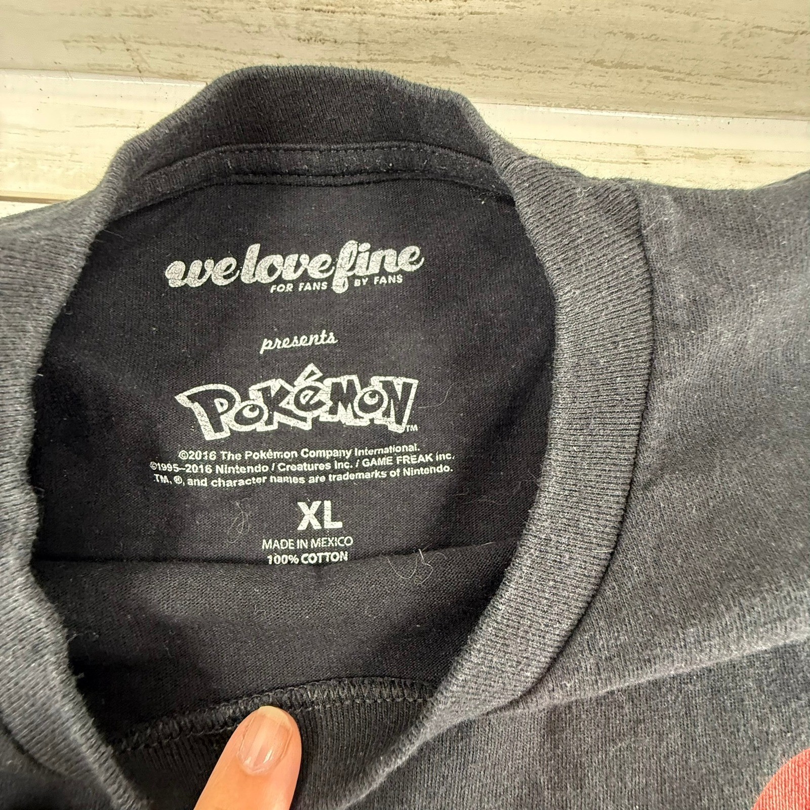Pokemon WeLoveFine Mens XL Black Poke Ball Graphic T-Shirt 100% Cotton 2016