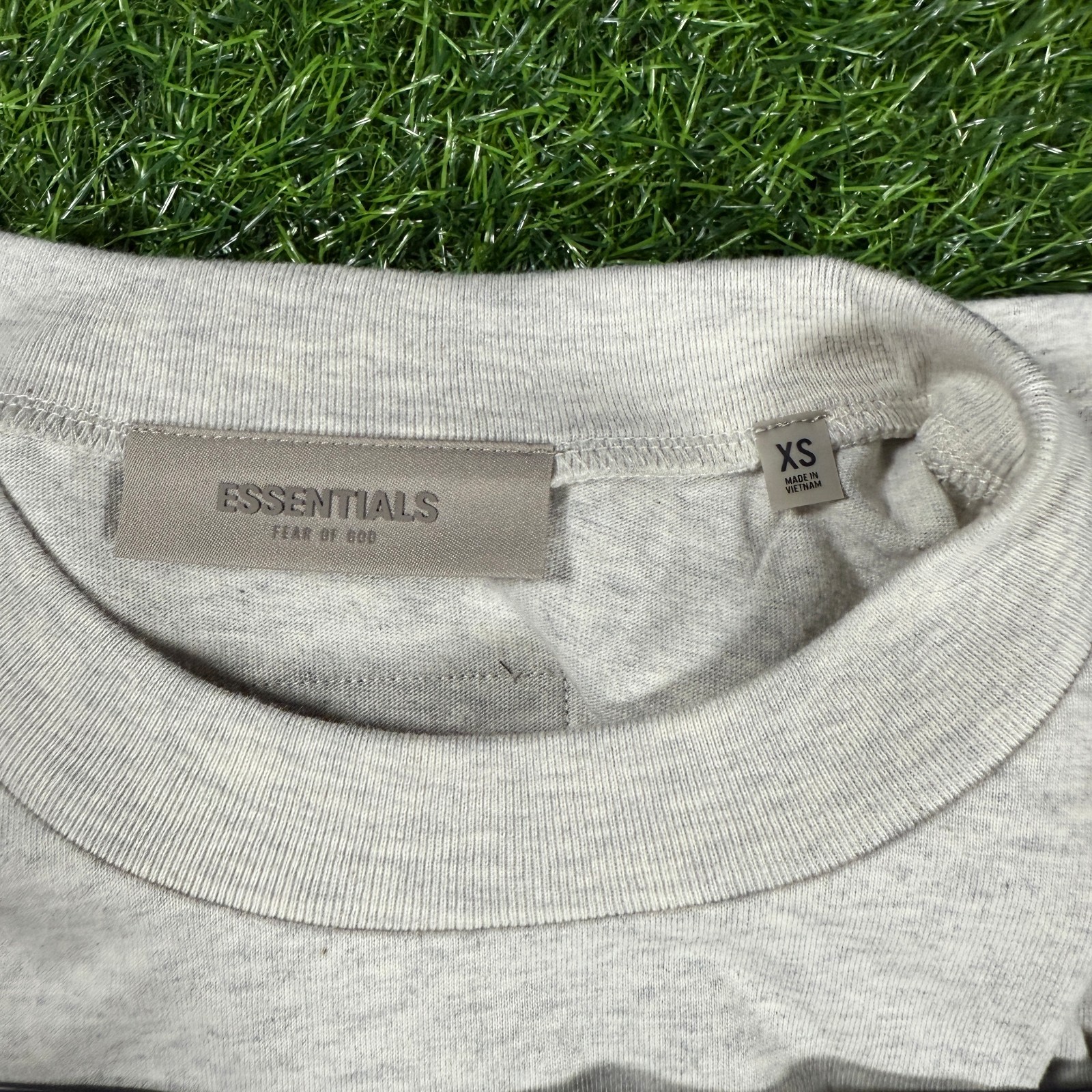 Fear of God Essentials T-Shirt SS22 Light Oatmeal – 100% Authentic (XS-XL)