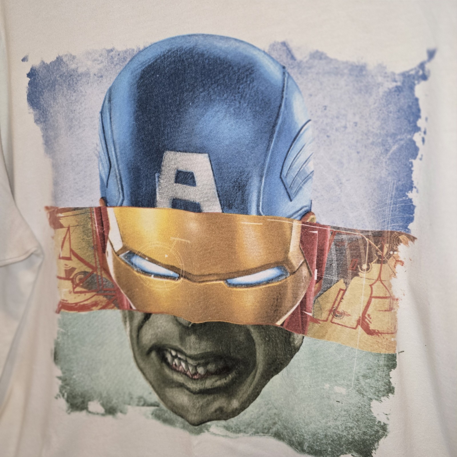 “Old Navy Collectabilitees Marvel Avengers graphic tee, circa 2013,new without