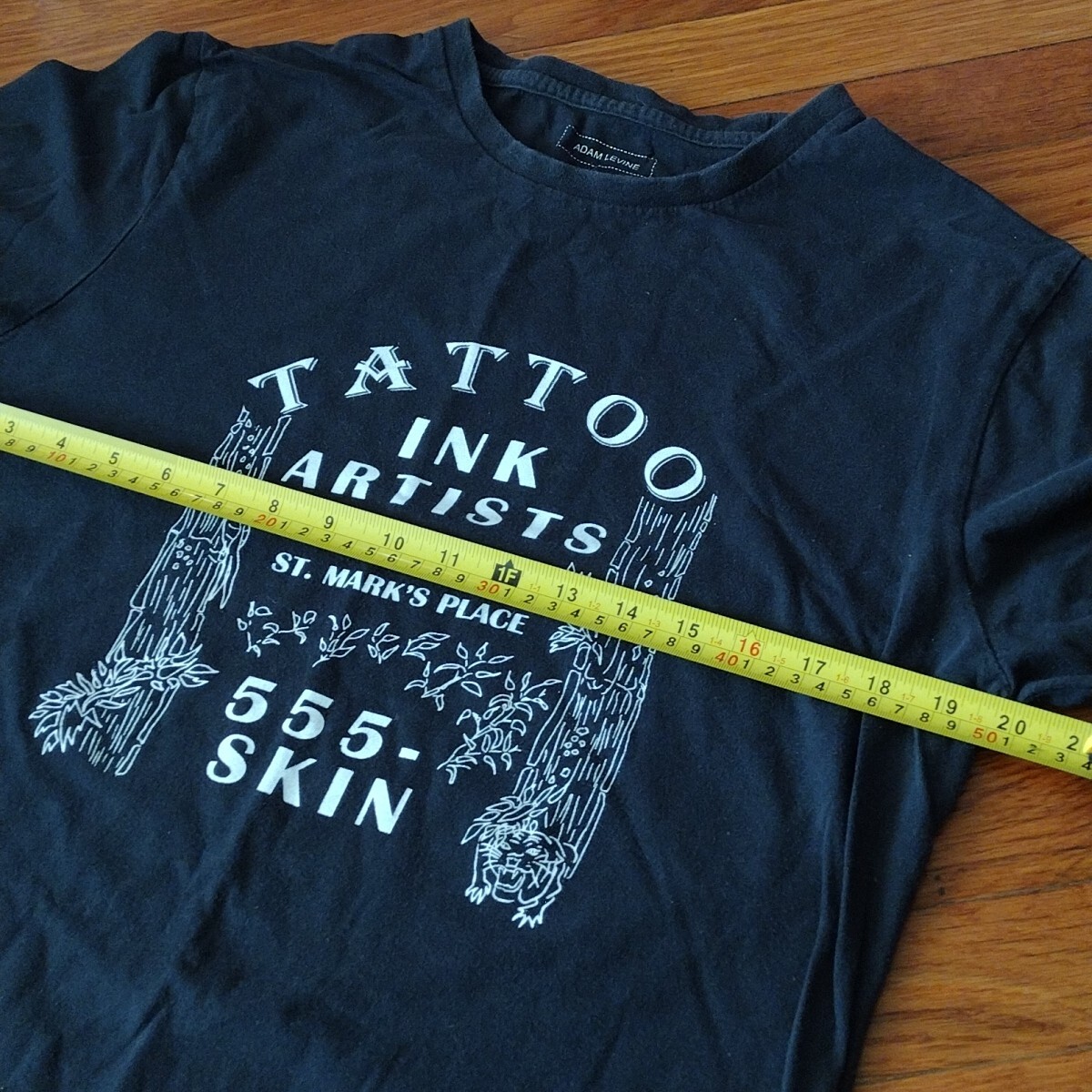 Adam Levine Tattoo Ink Artists Black Graphic T-Shirt Large New York City Village