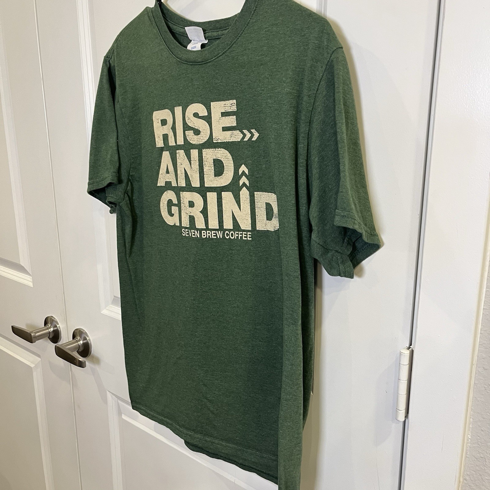 Seven Brew Coffee Miami Oklahoma Rise And Grind T Shirt. Size Medium. 7 Brew