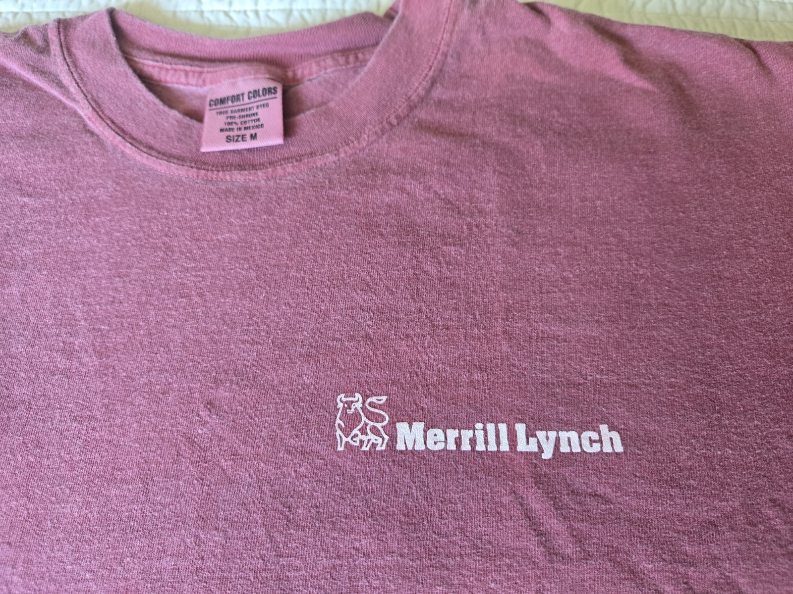 Comfort Colors Merrill Lynch T-Shirt Mens Medium Maroon Corporate Bull Logo Tee