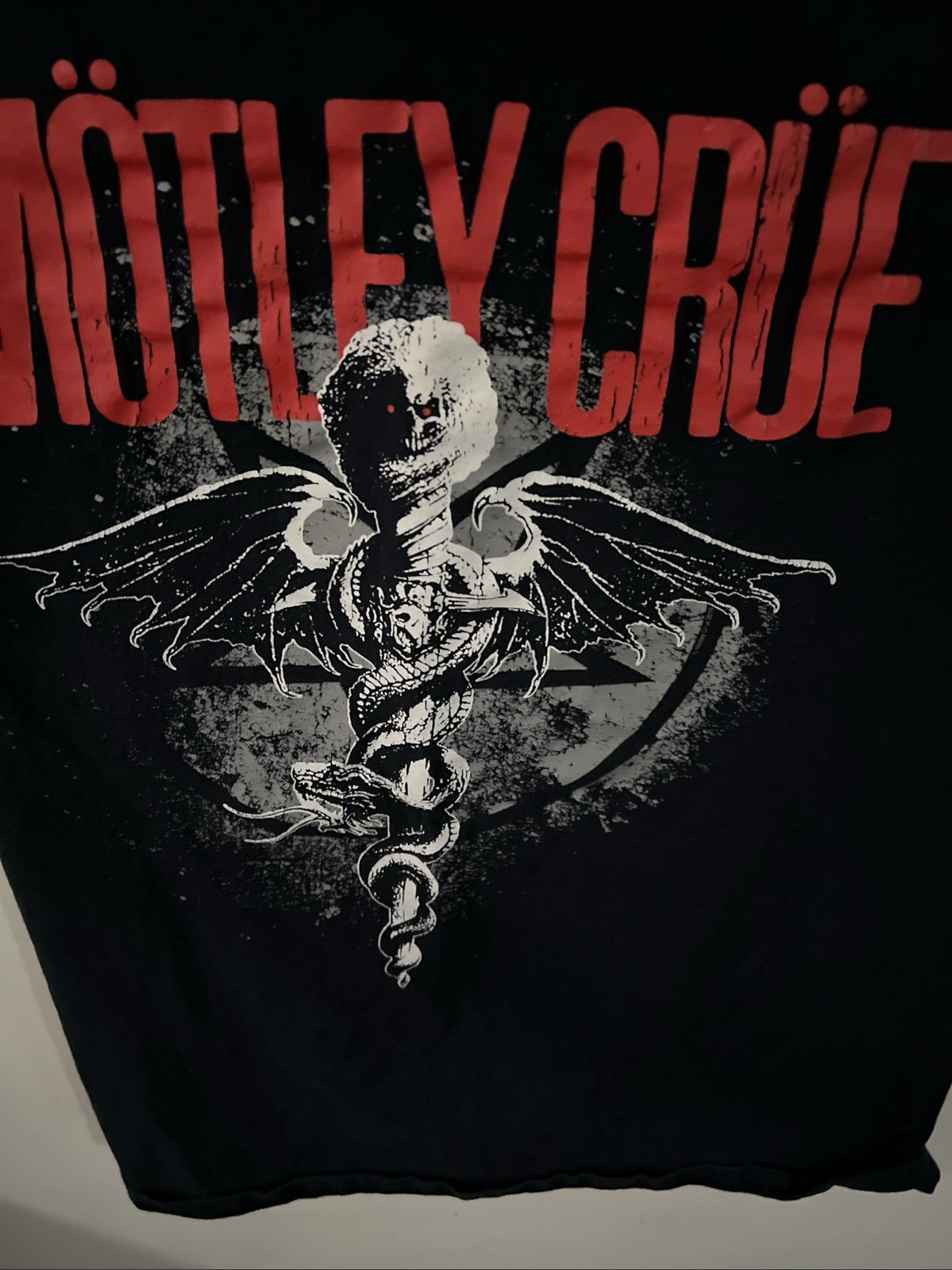 Motley Crue Global Black W/ Red Graphic T-Shirt Short Sleeve Size Small B1129