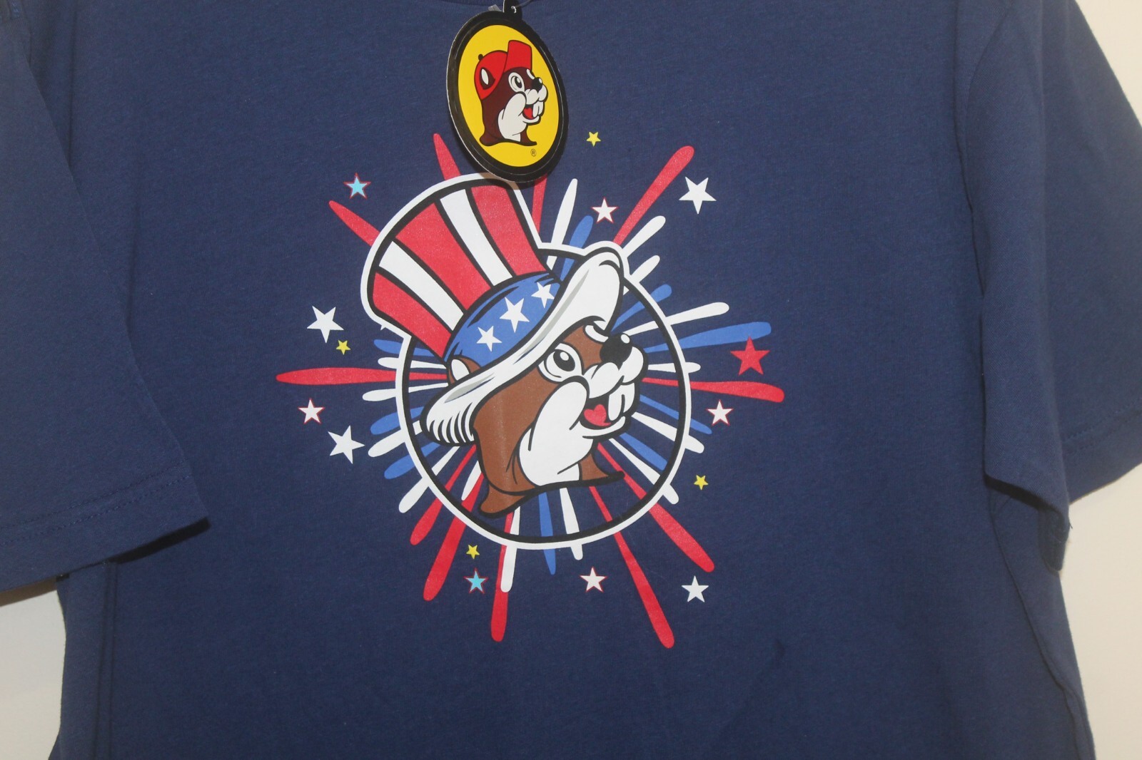 Bucee’s Navy Land of The Free Home of The Beaver T-Shirt Size Medium New W/Tags