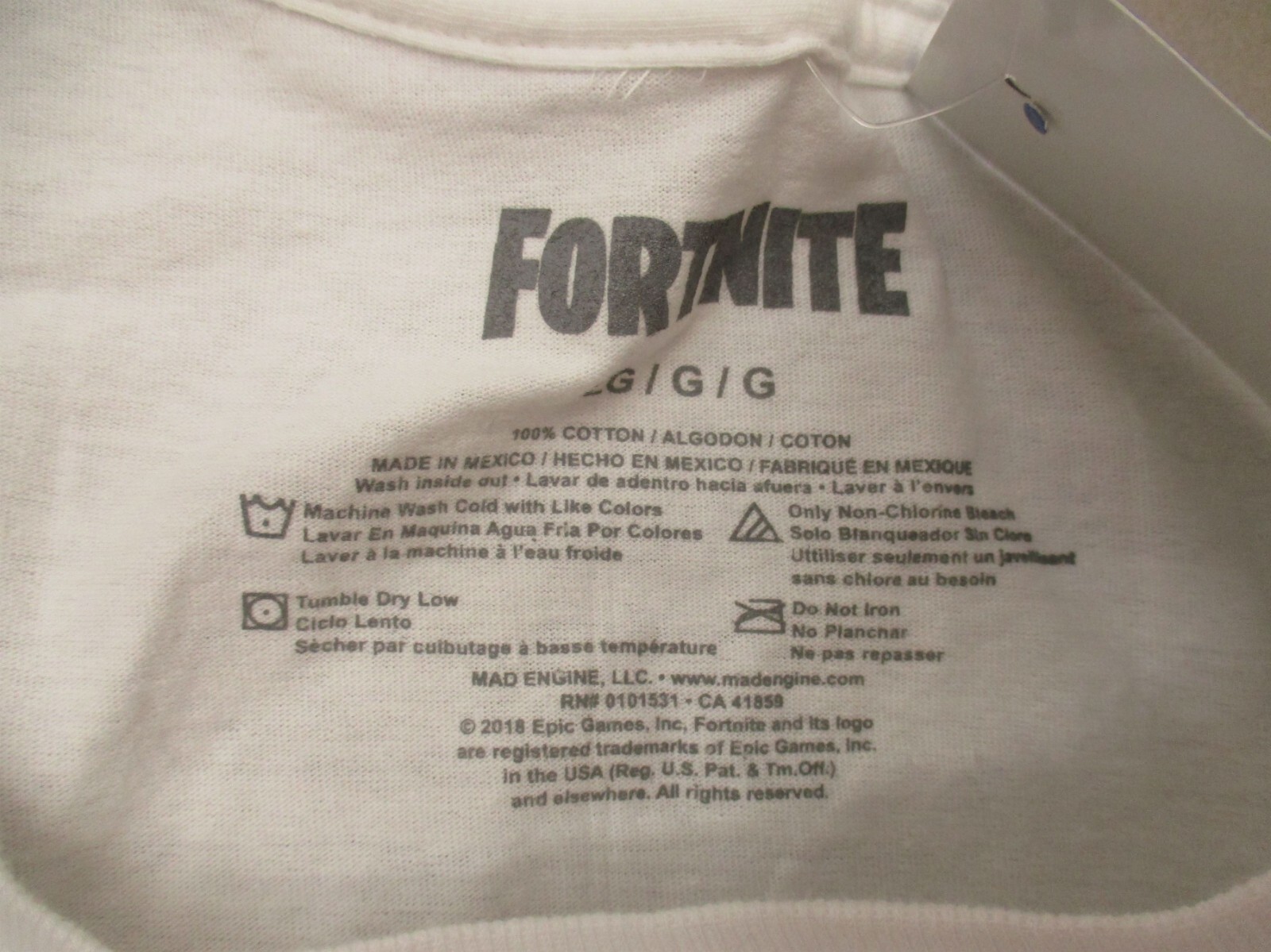 NWT EPIC GAMES Size L Mens White 100% Cotton Crew Neck Short Sleeve T-Shirt 369
