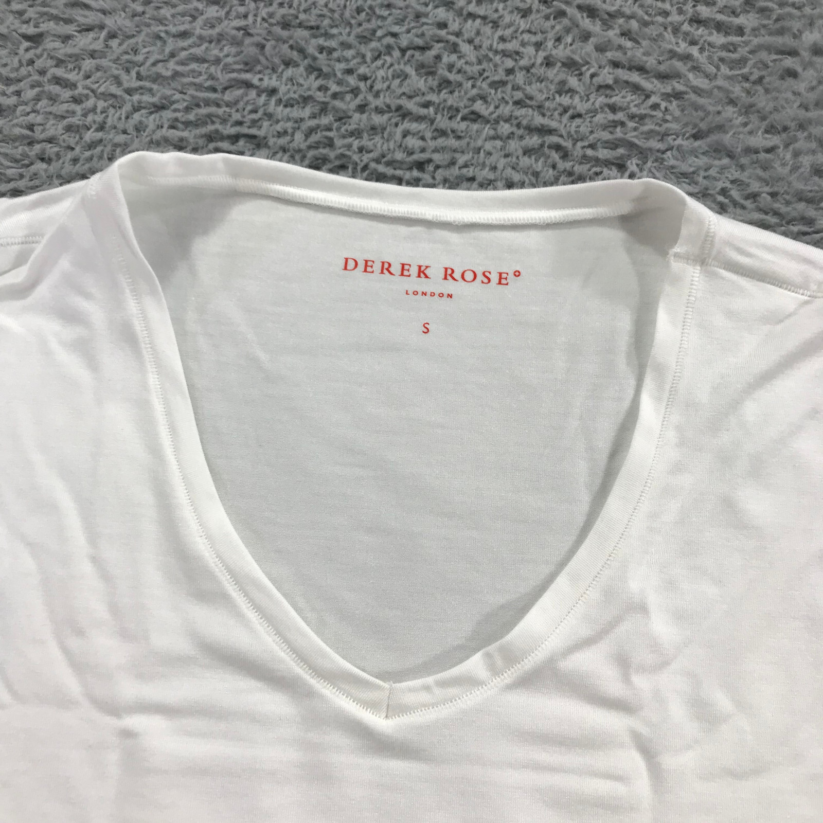 Derek Rose Shirt Mens Small London T-Shirt $ 115 Micro Modal Stretch V Neck