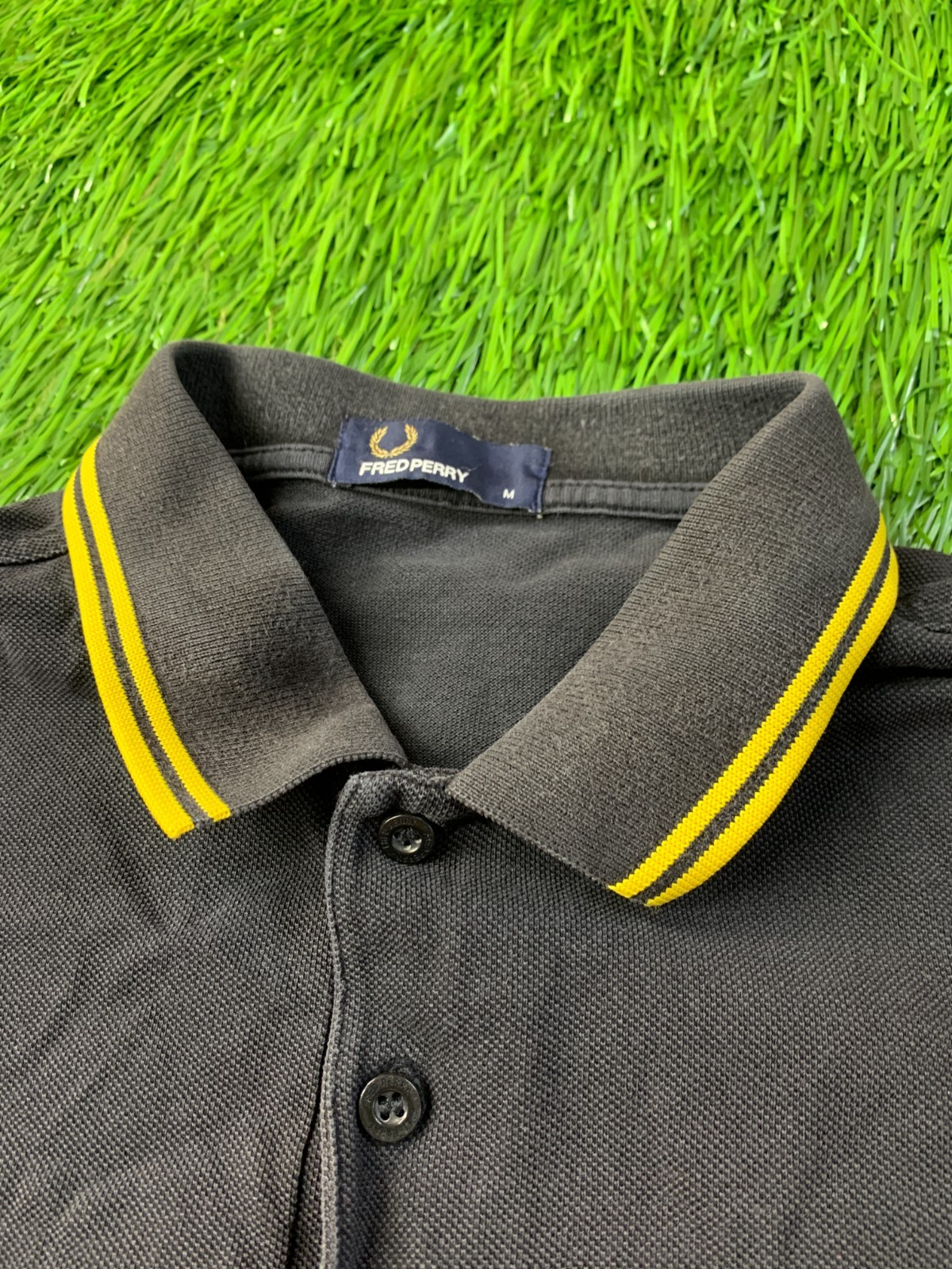 FRED PERRY ORIGINAL MEN CASUAL RARE BLACK AND YELLOW POLO SHIRT JERSEY SIZE M